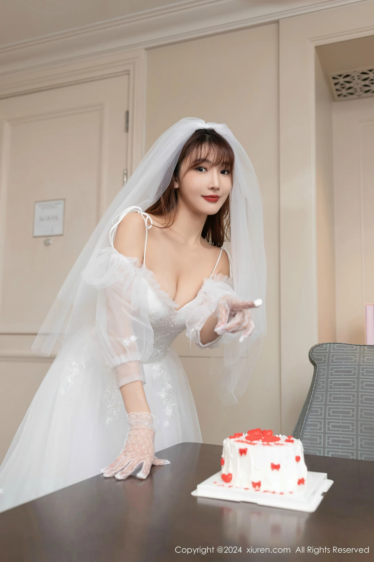 [XiuRen]高清写真图 2024.04.18 No.8418 陆萱萱 丝袜美腿