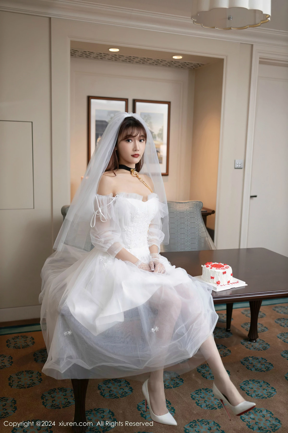 [XiuRen]高清写真图 2024.04.18 No.8418 陆萱萱 丝袜美腿