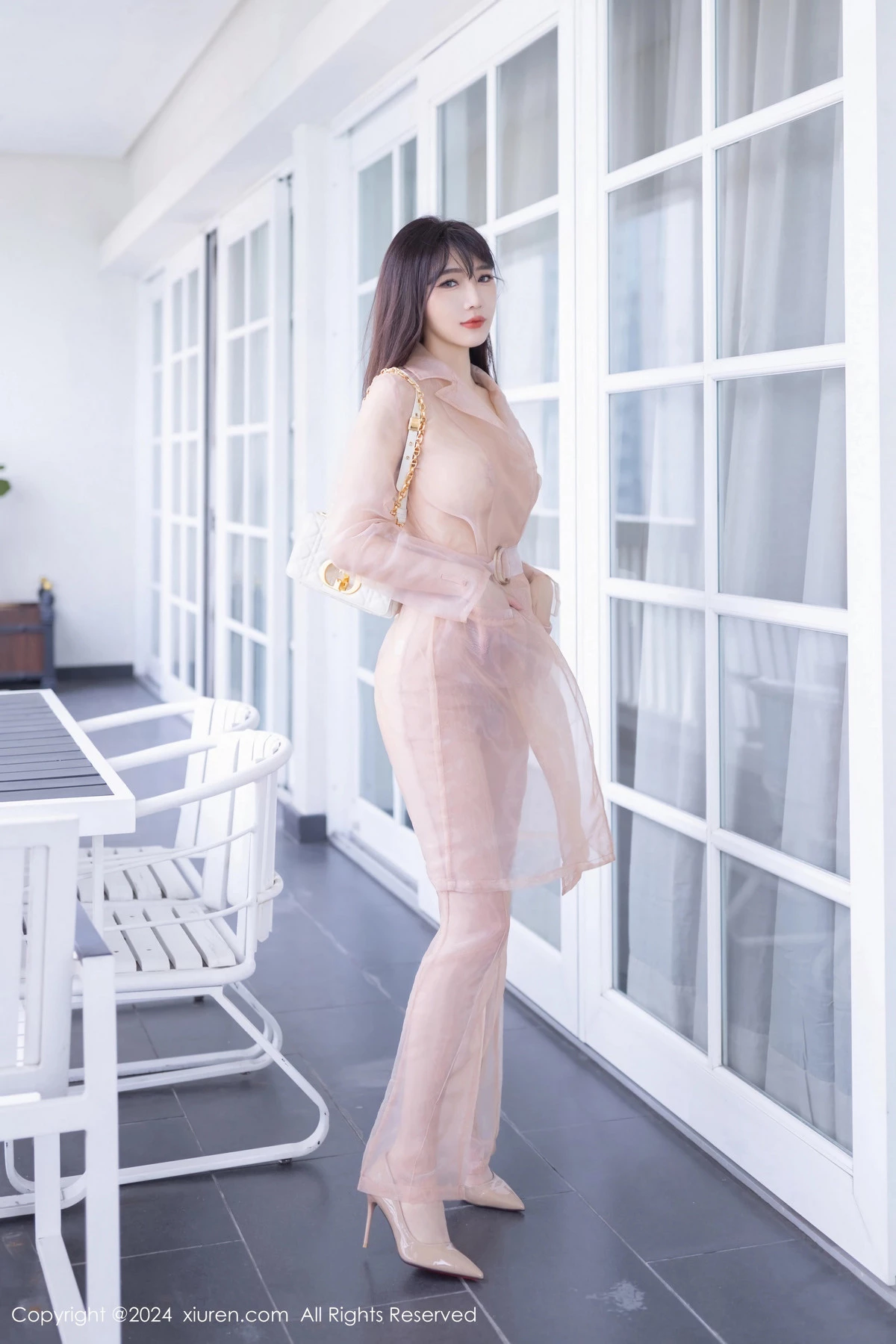 [XiuRen]高清写真图 2024.05.09 No.8509 陆萱萱 美腿性感