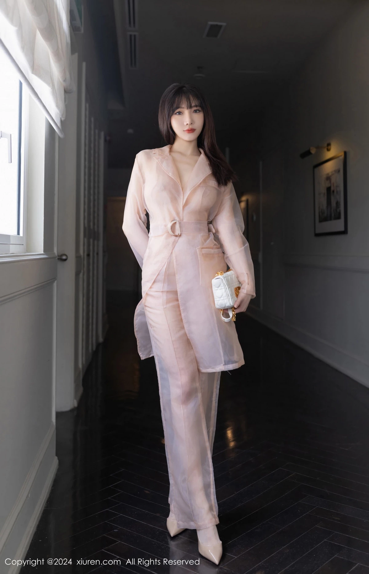 [XiuRen]高清写真图 2024.05.09 No.8509 陆萱萱 美腿性感