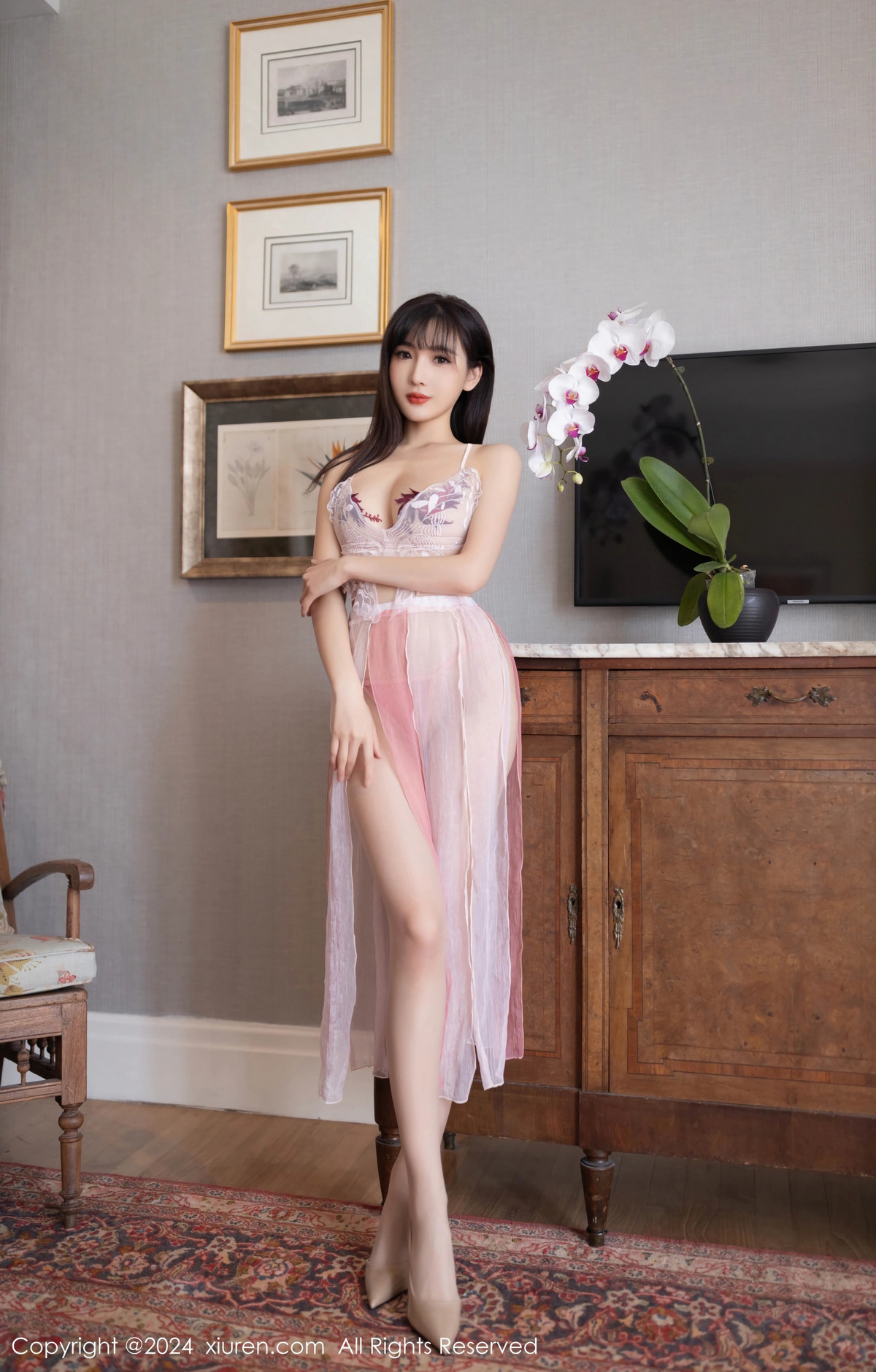 [XiuRen]高清写真图 2024.08.01 No.8954 陆萱萱 长裙美腿