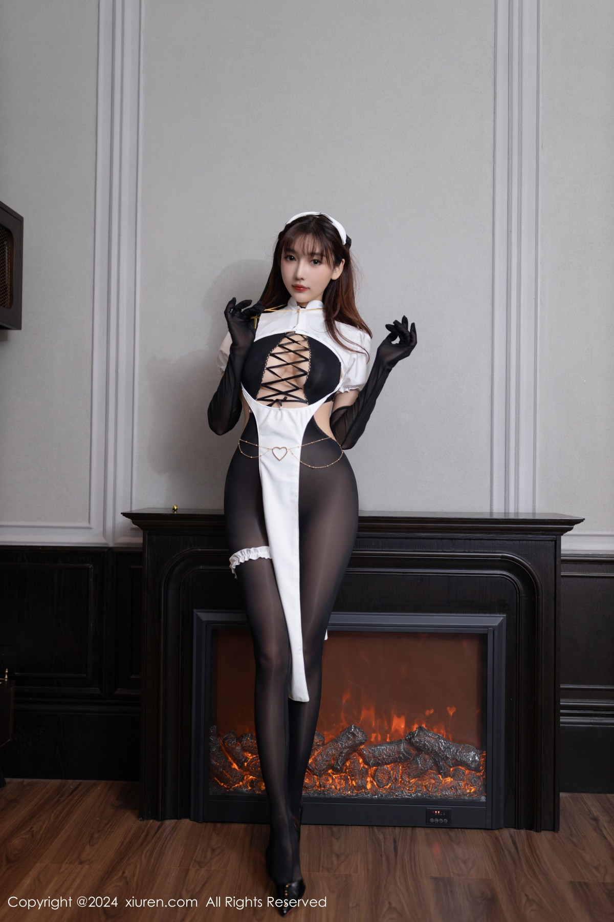 [XiuRen]高清写真图 2024.09.26 No.9216 陆萱萱 黑丝美腿