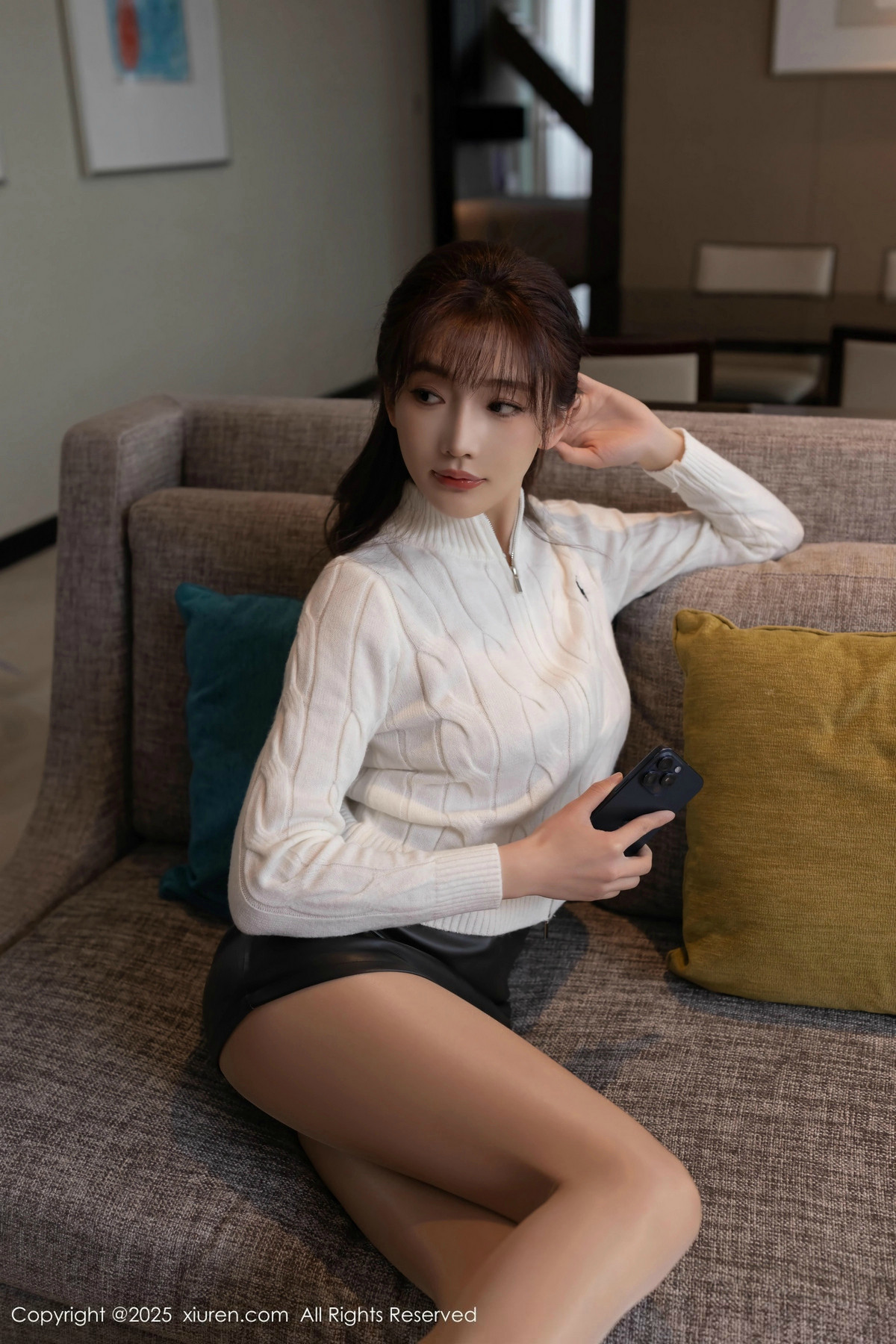 [XiuRen]高清写真图 2025.02.07 No.9852 陆萱萱 丝袜美腿