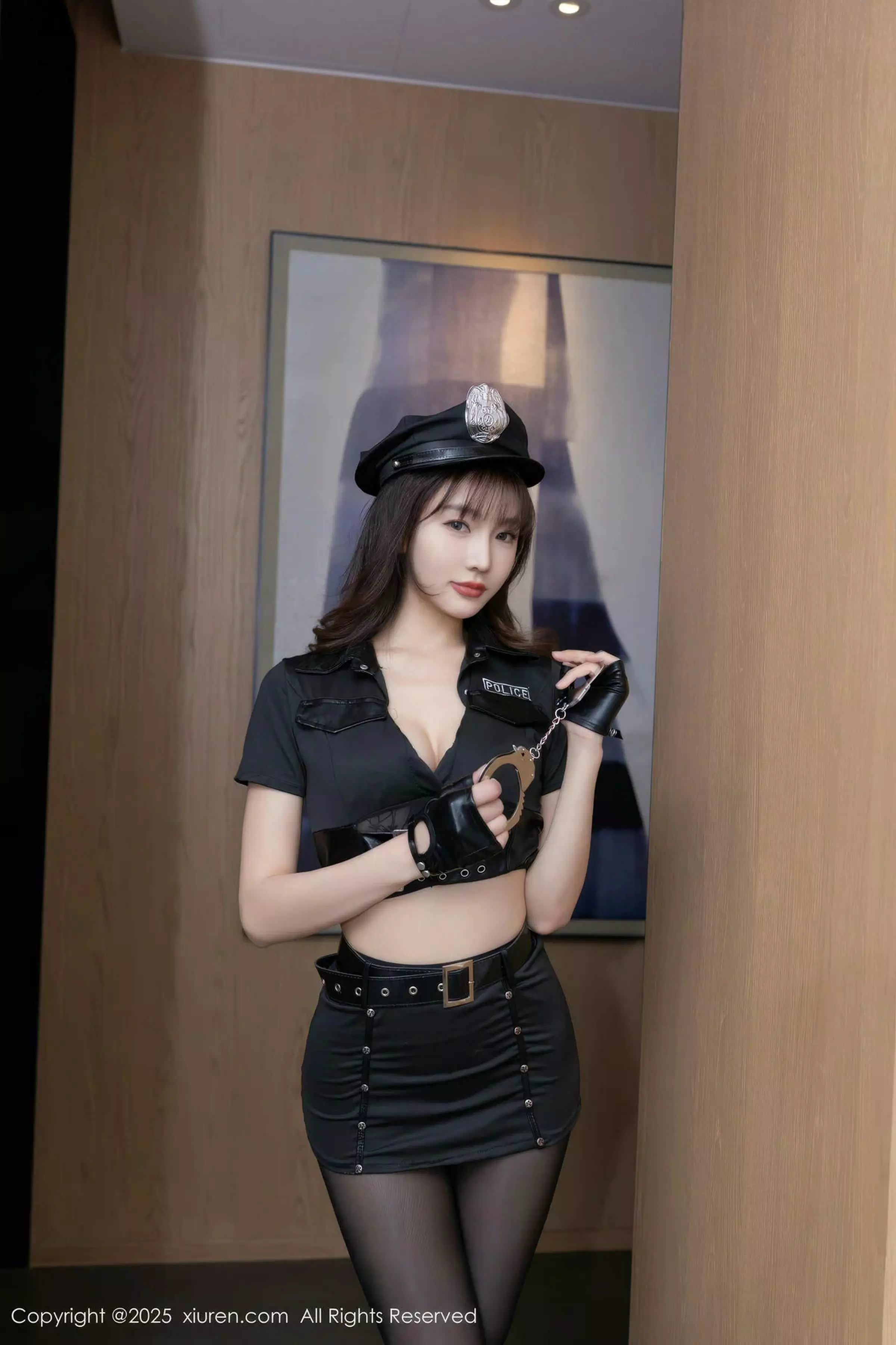 [XiuRen]高清写真图 2025.03.27 No.10081 陆萱萱 魅惑黑丝