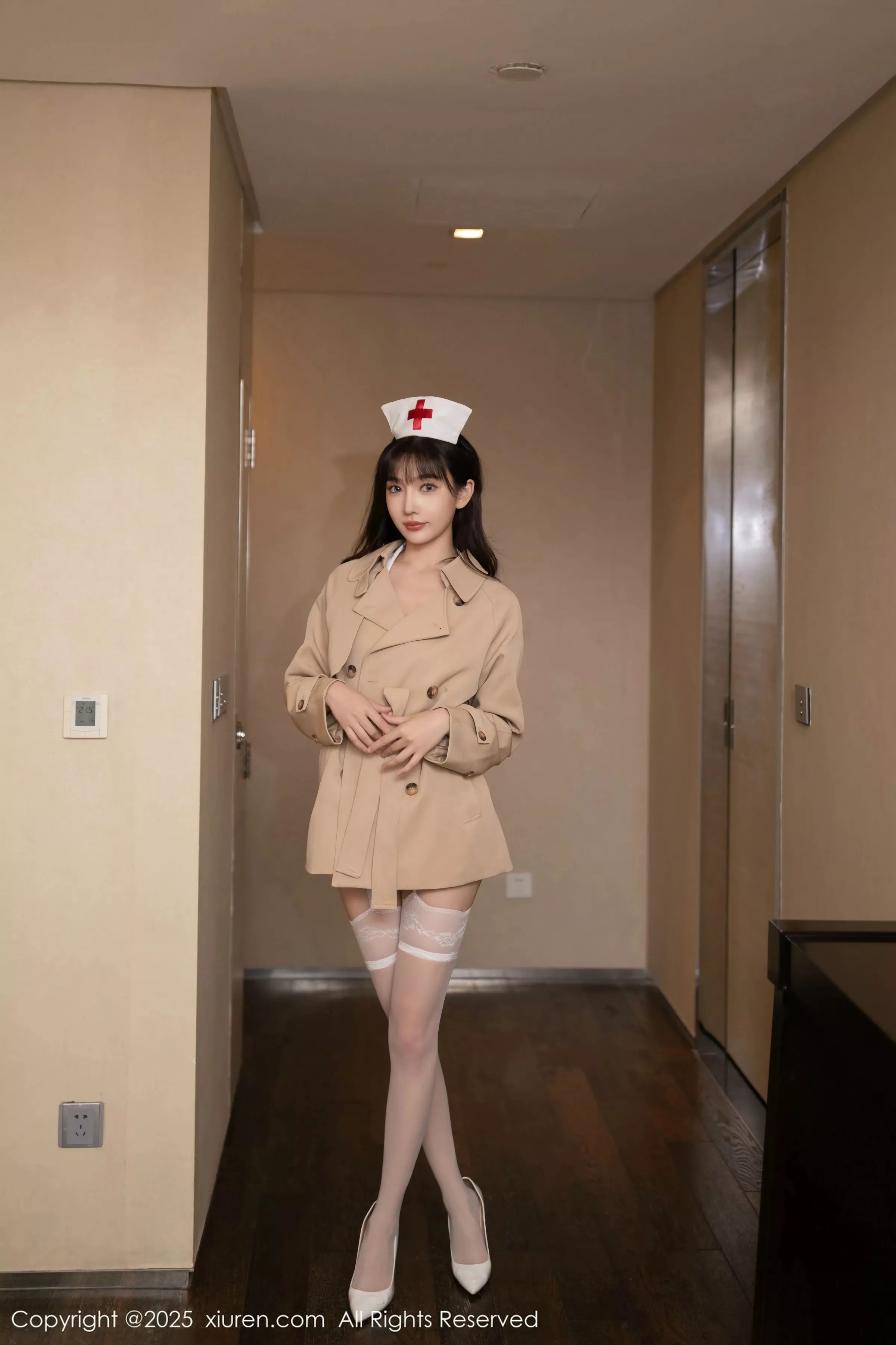 [XiuRen]高清写真图 2025.05.08 No.10252 陆萱萱 白色丝袜