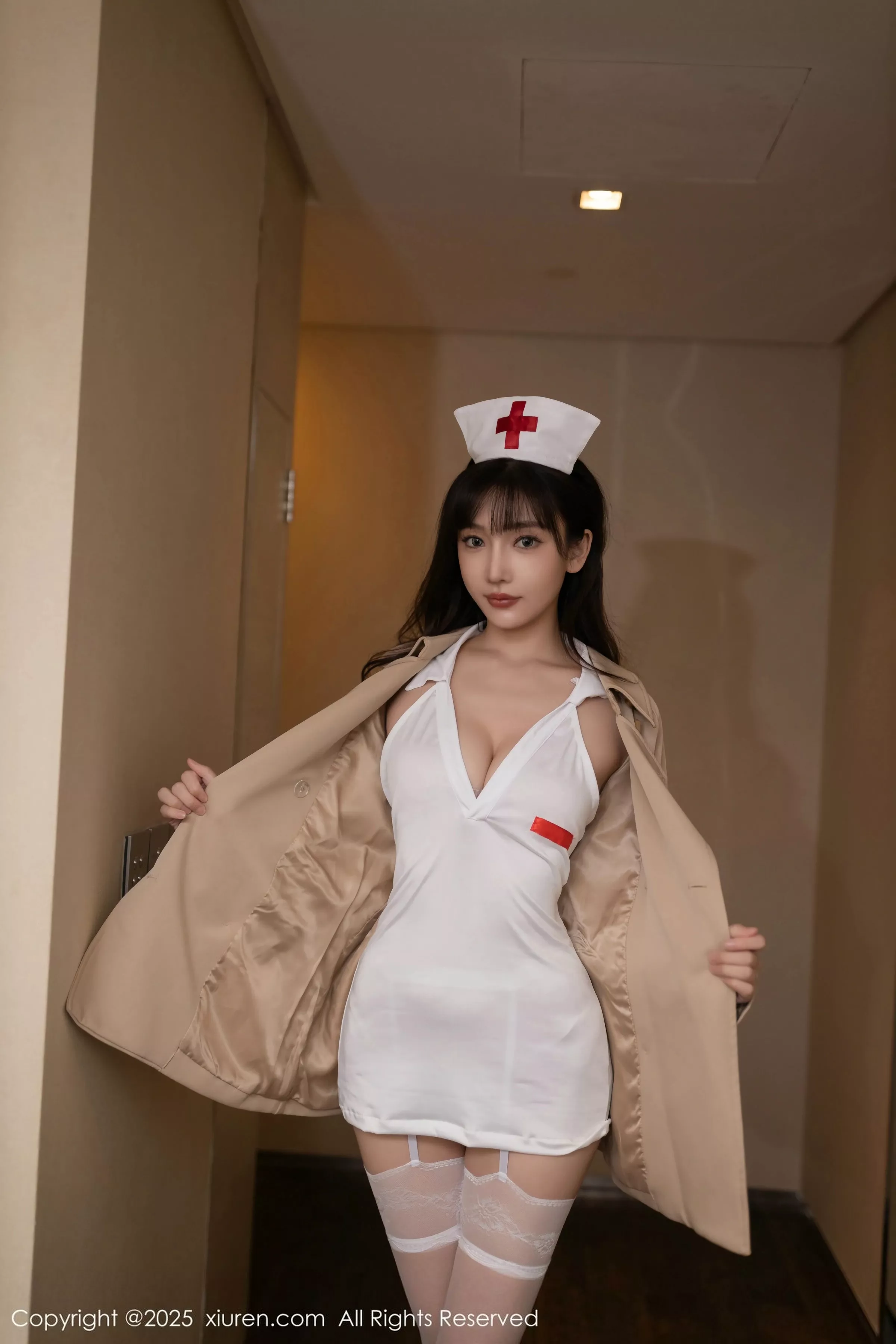 [XiuRen]高清写真图 2025.05.08 No.10252 陆萱萱 白色丝袜