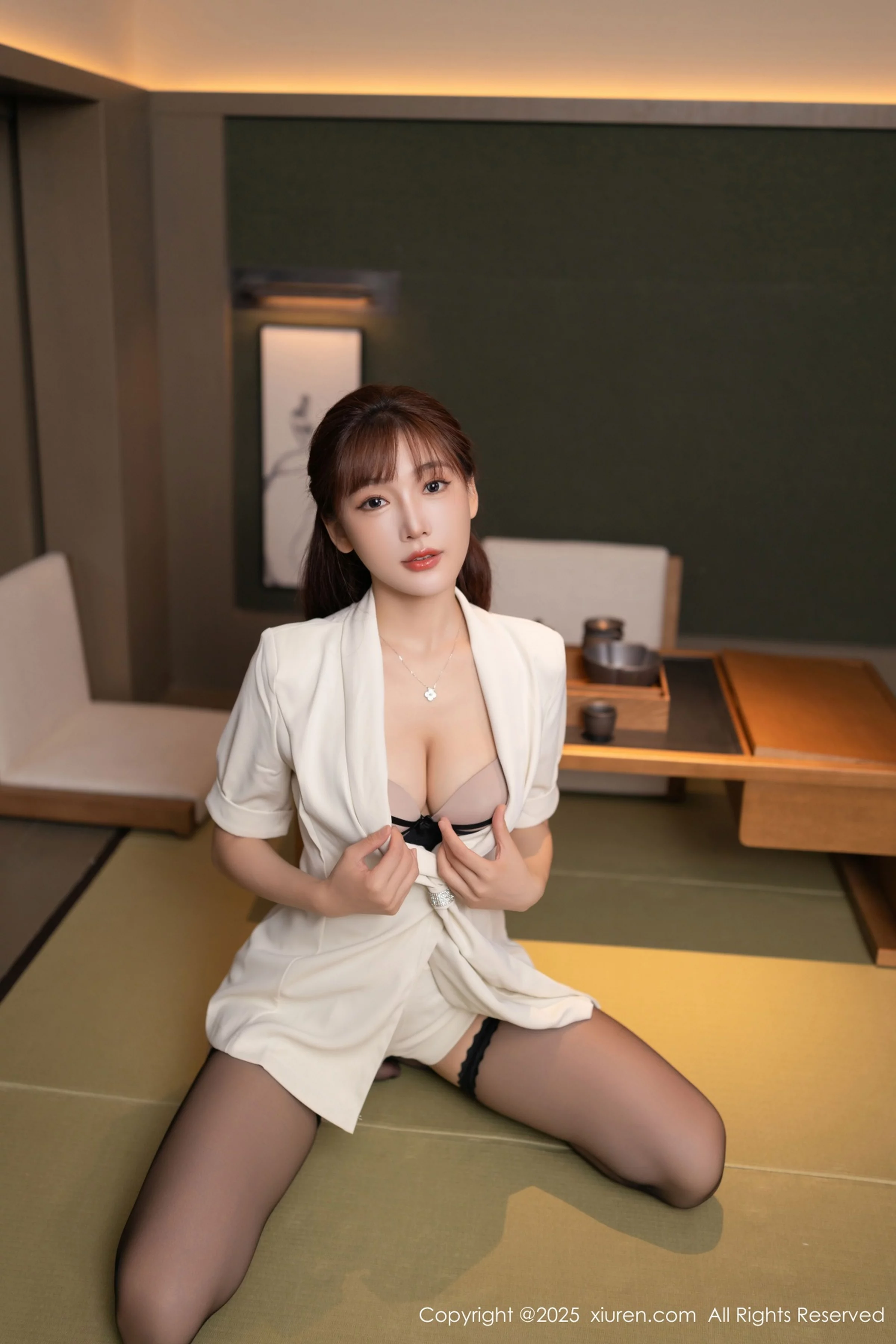 [XiuRen]高清写真图 2025.08.14 No.10650 陆萱萱 白色西装
