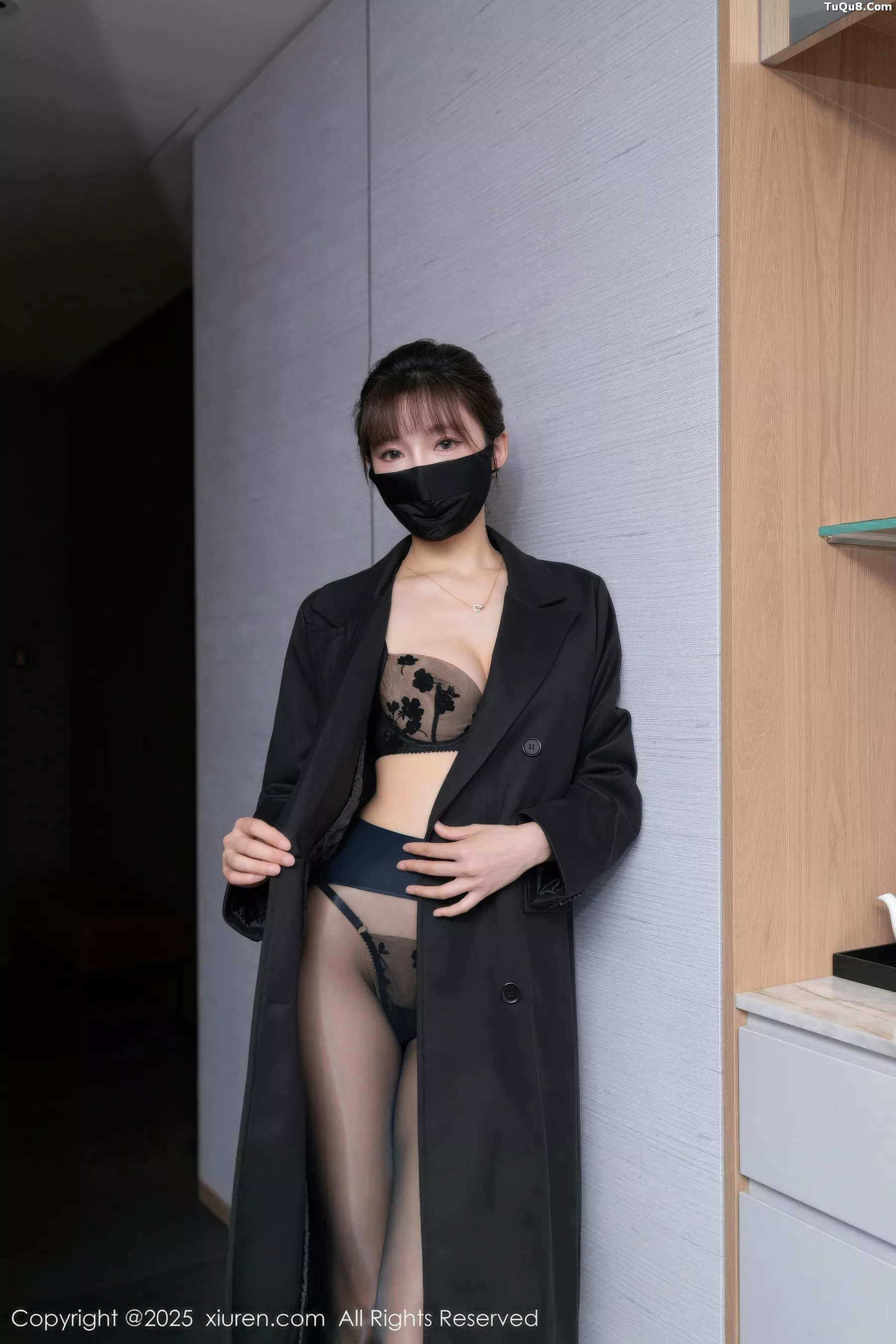 [XiuRen]高清写真图 2025.10.16 No.10880 陆萱萱 西安旅拍