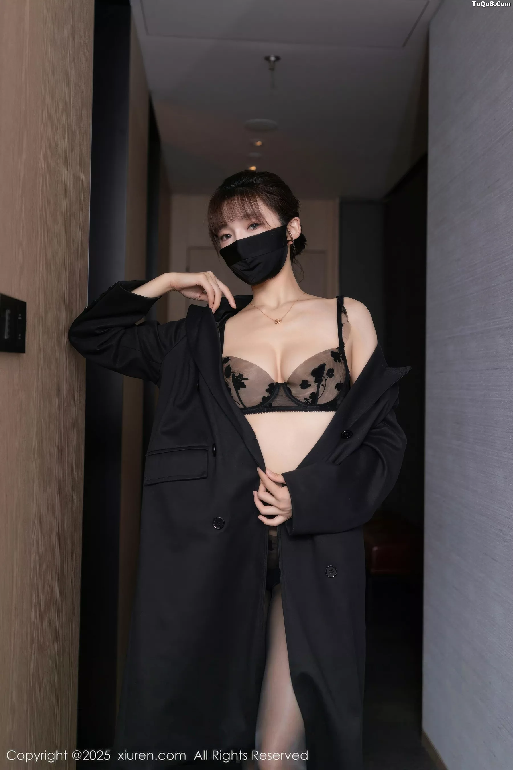 [XiuRen]高清写真图 2025.10.16 No.10880 陆萱萱 西安旅拍