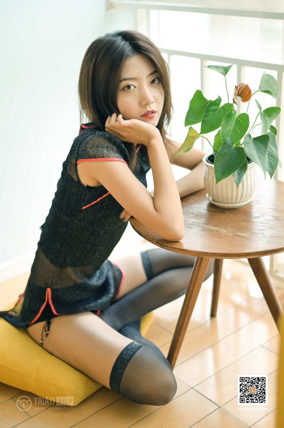 [YALAYI雅拉伊]高清写真图 2019.08.27 No.382 音乐系的旗袍女孩 纹纹