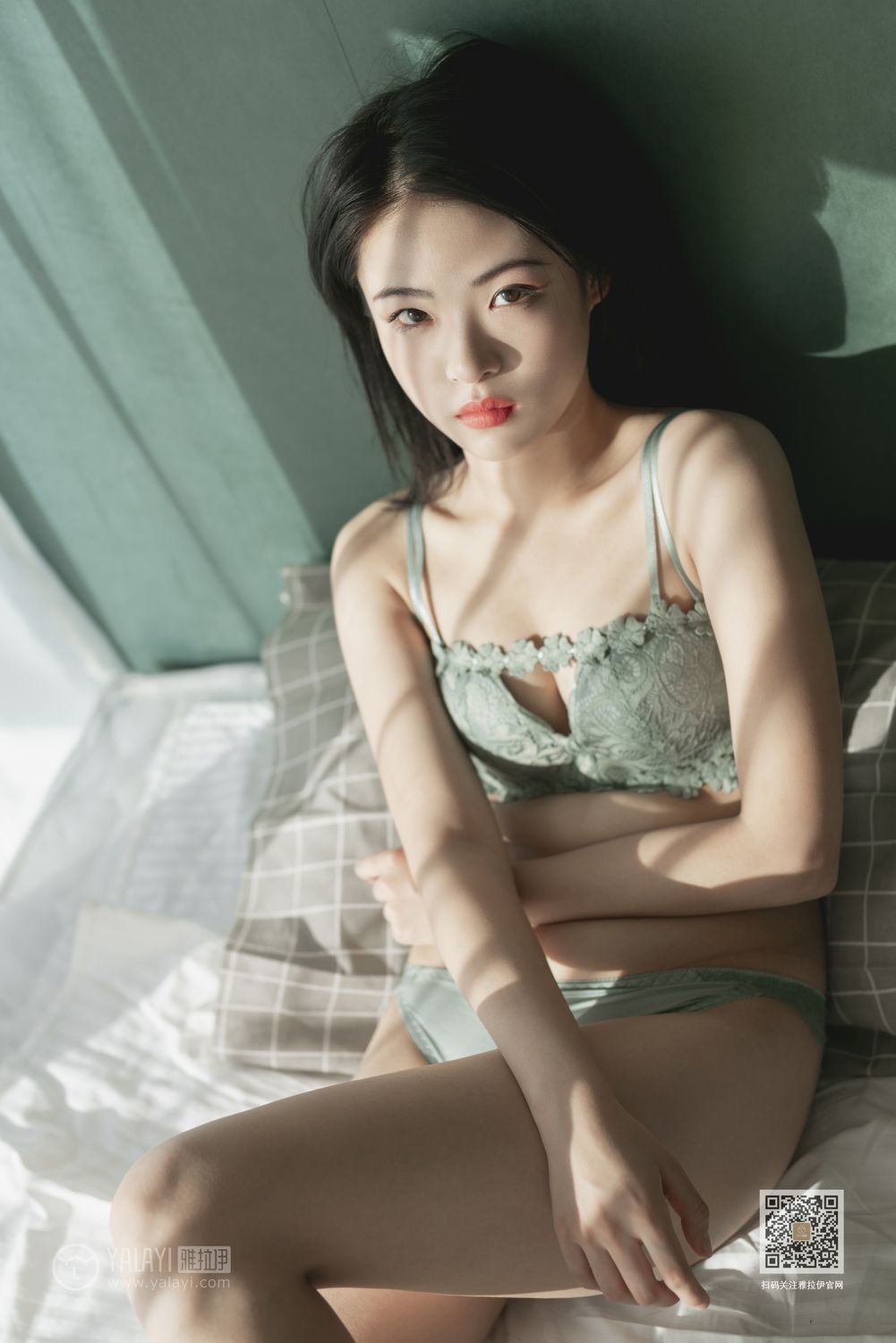 [YALAYI雅拉伊]高清写真图 2019.12.11 Vol.487 翡翠女神 含嫣