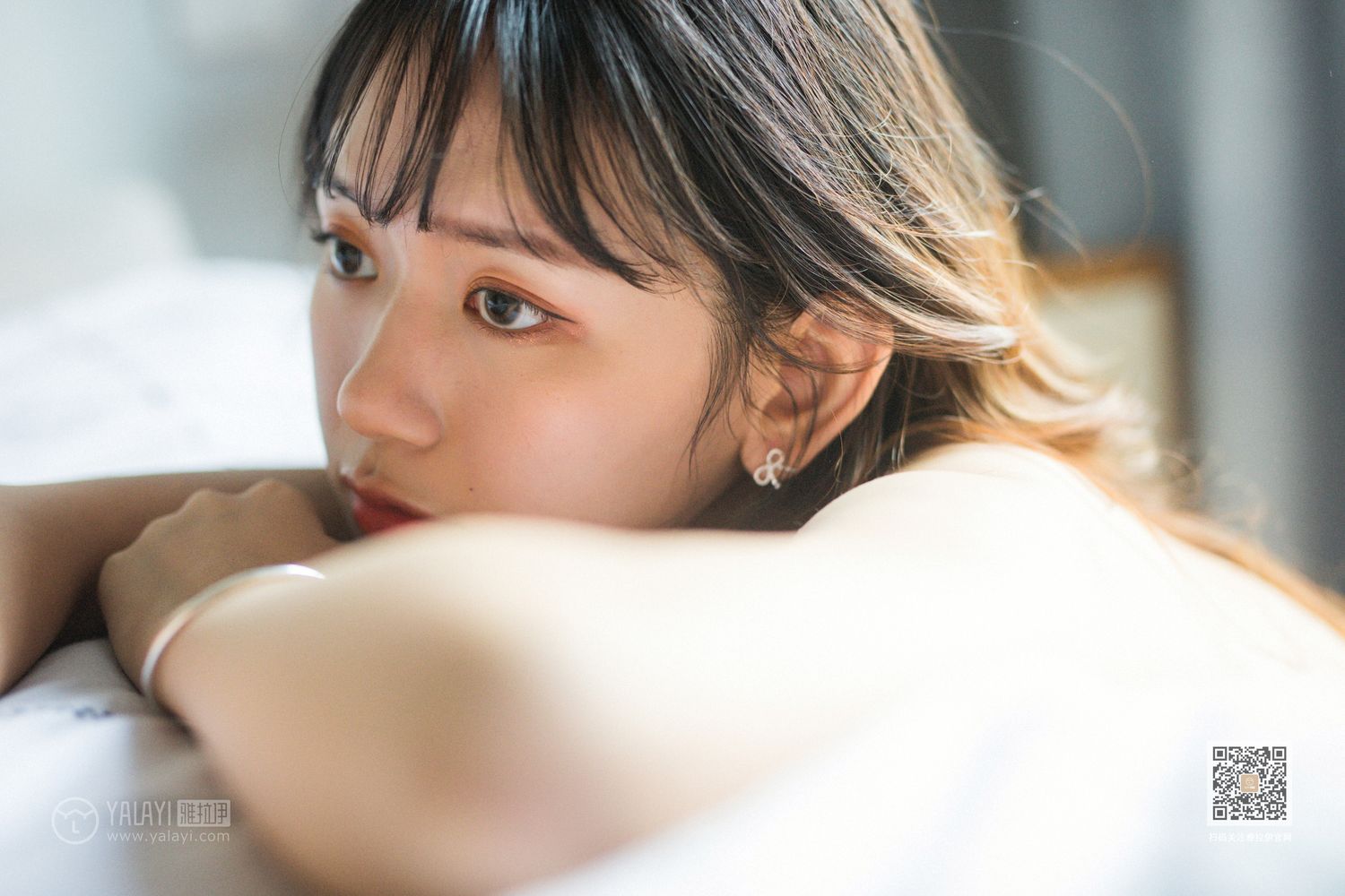 [YALAYI雅拉伊]高清写真图 2020.01.06 Vol.512 杏色女孩儿 晓琳