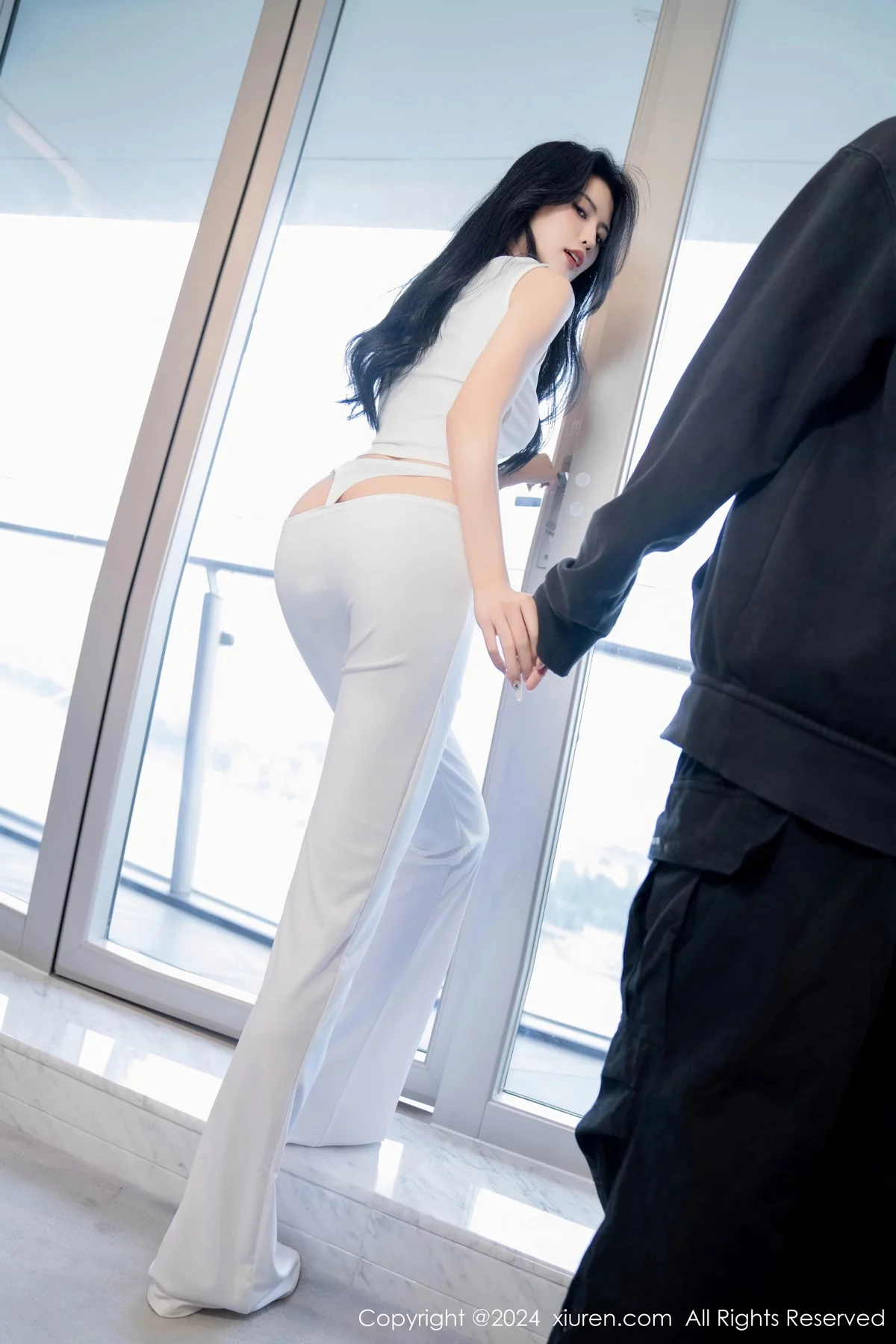 [XiuRen]高清写真图 2024.01.10 No.7937 浅浅Danny 美腿妩媚