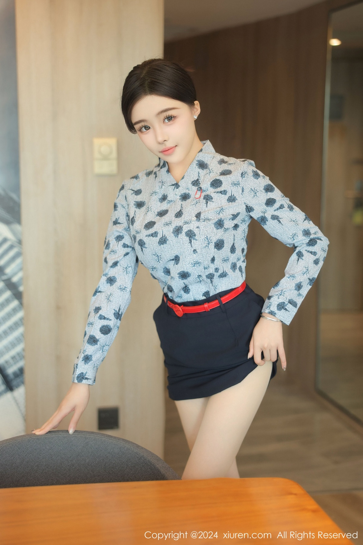 [XiuRen]高清写真图 2024.07.26 No.8919 袁圆 制服新人