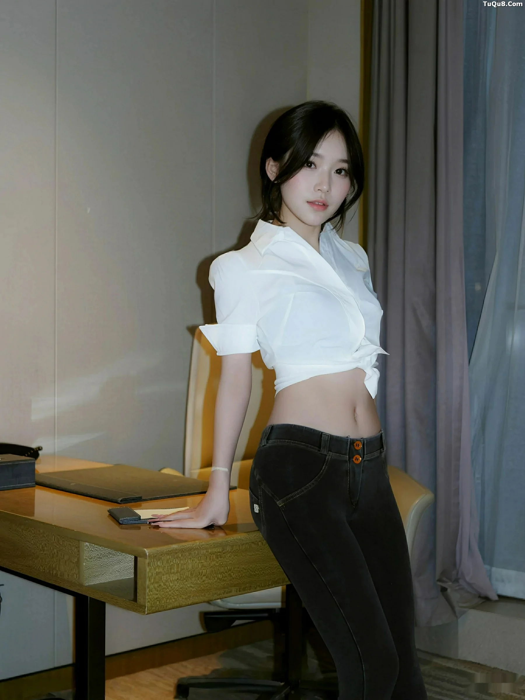 [XiuRen]高清写真图 2025.09.19 No.10785 汁汁 性感白T