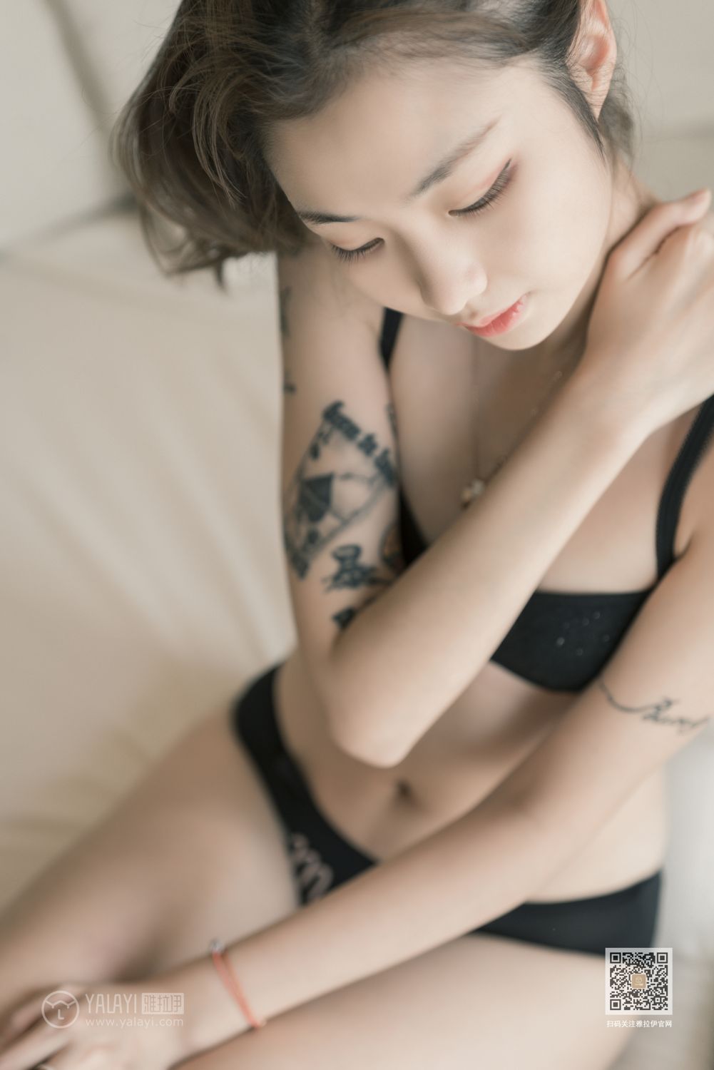 [YALAYI雅拉伊]高清写真图 2019.11.06 Vol.452 刺青女孩儿 鸭鸭