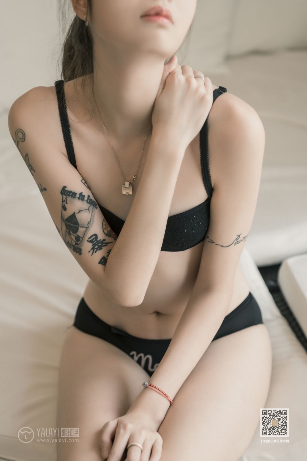 [YALAYI雅拉伊]高清写真图 2019.11.06 Vol.452 刺青女孩儿 鸭鸭