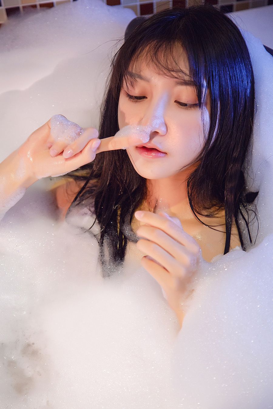 [TouTiao头条女神]高清写真图 2020-02-17 泡泡爱情 韩熙小狐狸