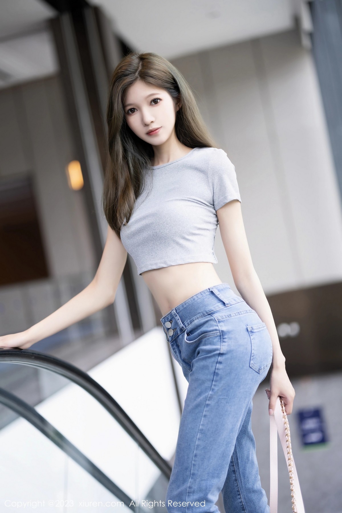 [XiuRen]高清写真图 2023.06.19 No.6941 程程程- 牛仔裤美腿
