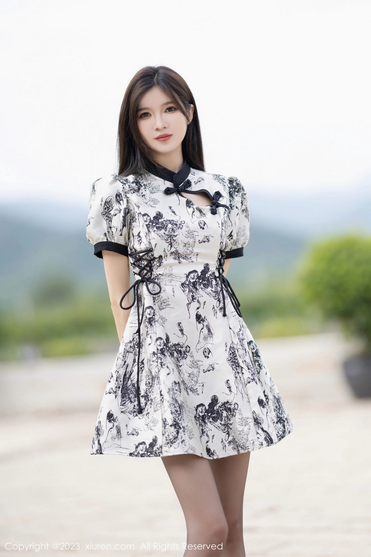 [XiuRen]高清写真图 2023.09.01 No.7320 程程程- 黑丝美腿