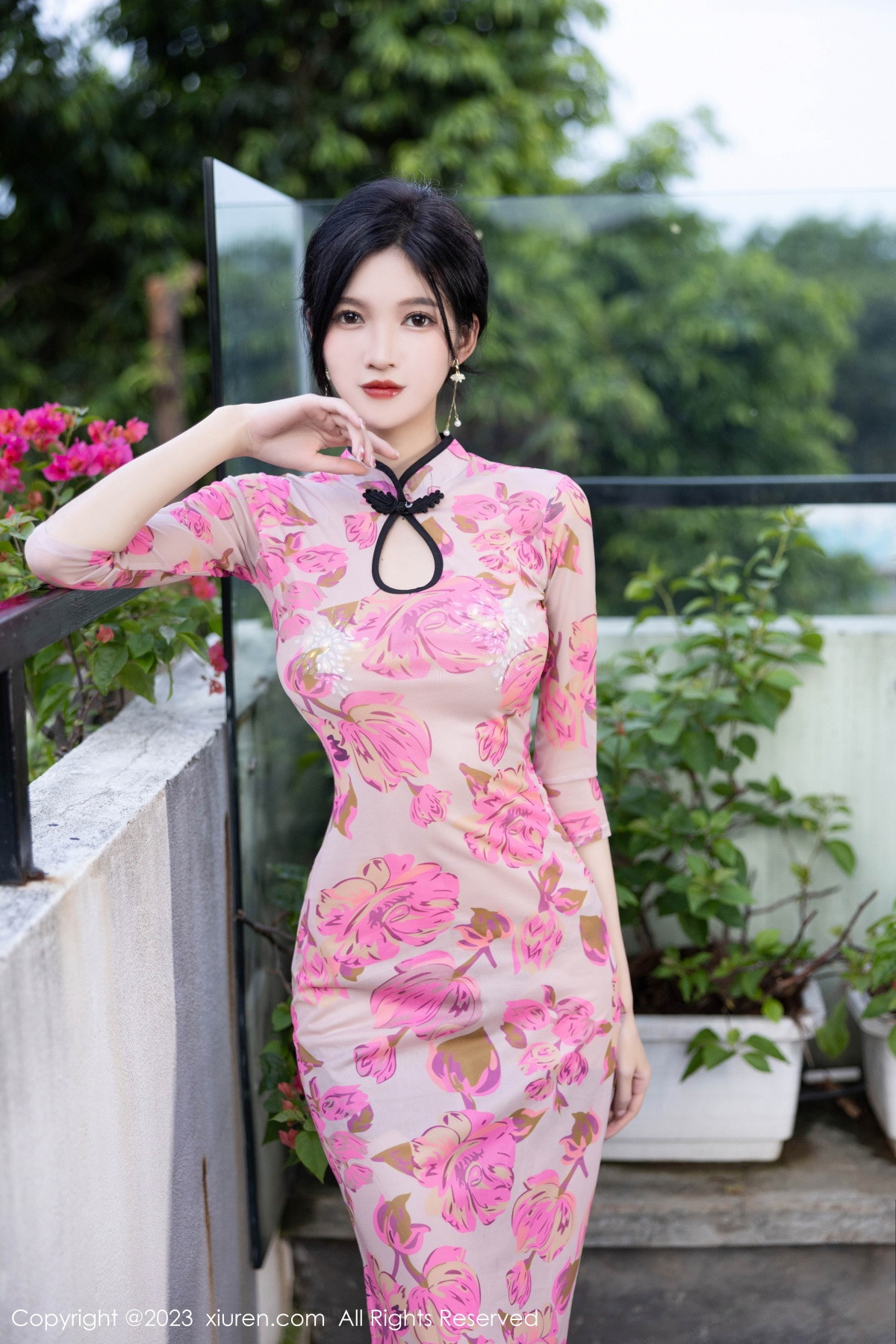 [XiuRen]高清写真图 2023.09.14 No.7388 程程程- 美腿旗袍