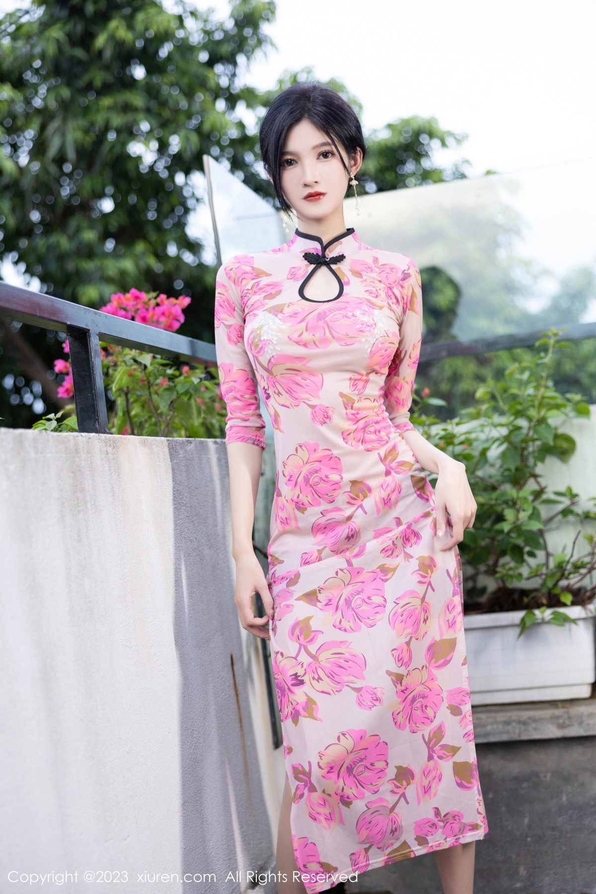 [XiuRen]高清写真图 2023.09.14 No.7388 程程程- 美腿旗袍