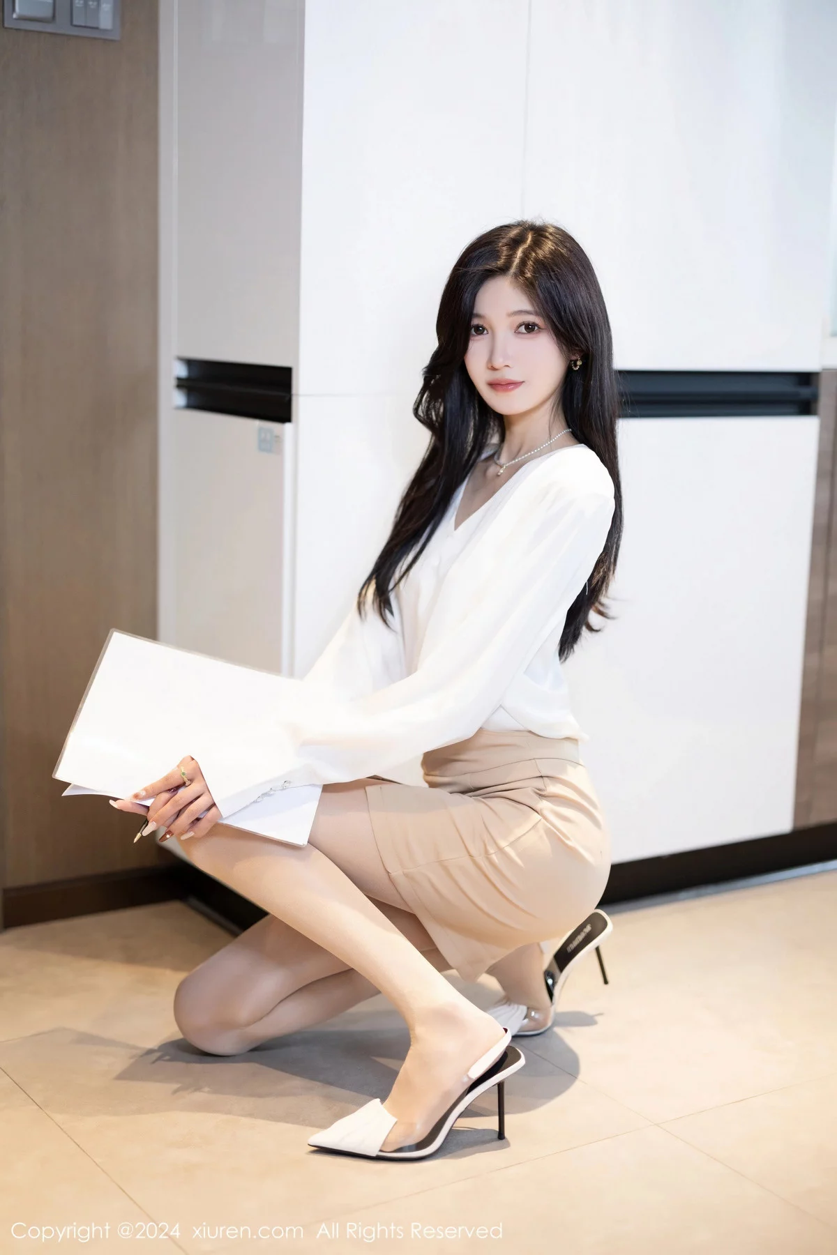 [XiuRen]高清写真图 2024.01.03 No.7906 程程程- 丝袜美腿