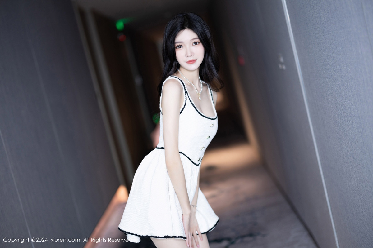 [XiuRen]高清写真图 2024.07.15 No.8861 程程程- 丝袜美腿