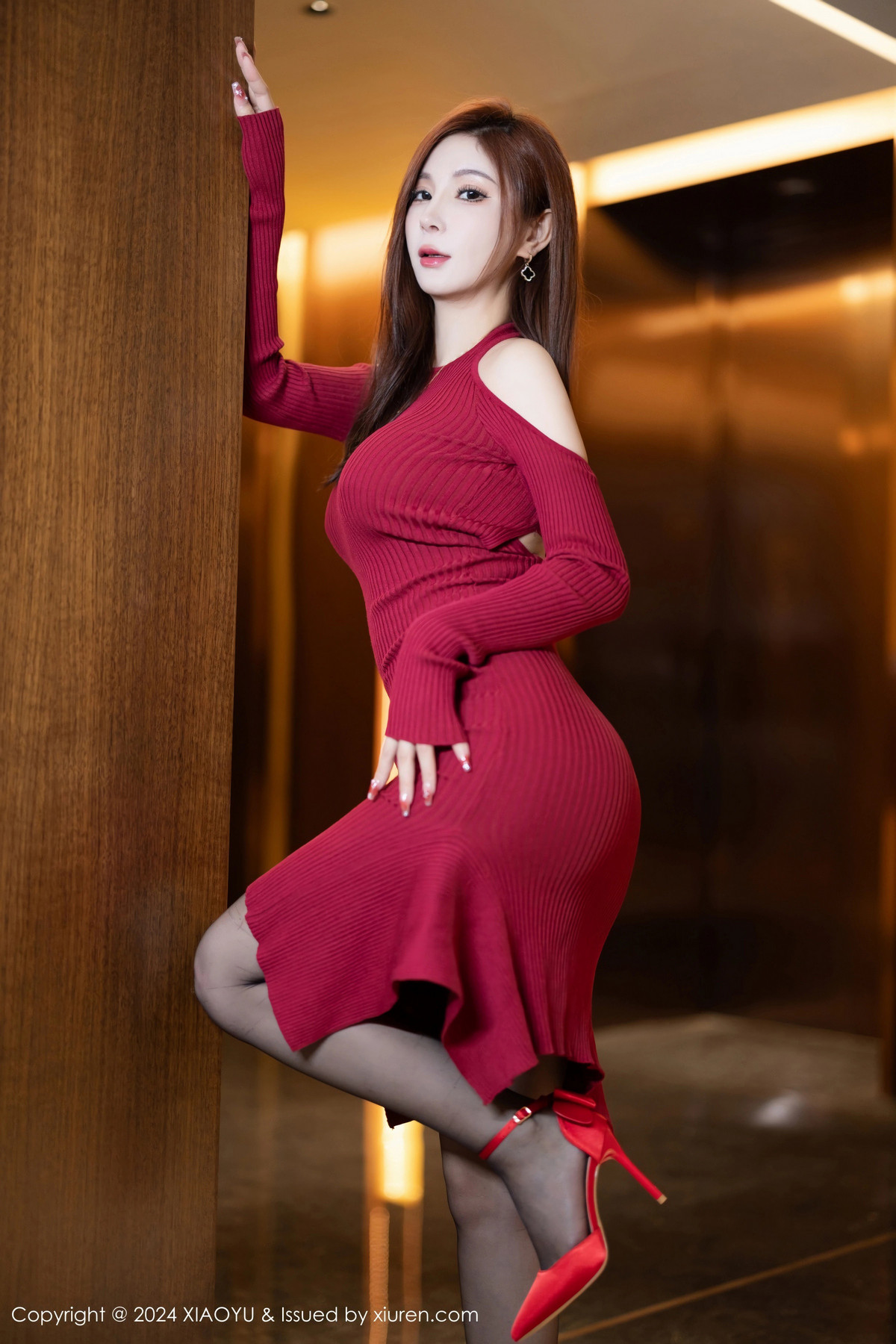[XIAOYU]高清写真图 2024.02.04 VOL.1198 小蛮妖Yummy 黑丝美腿