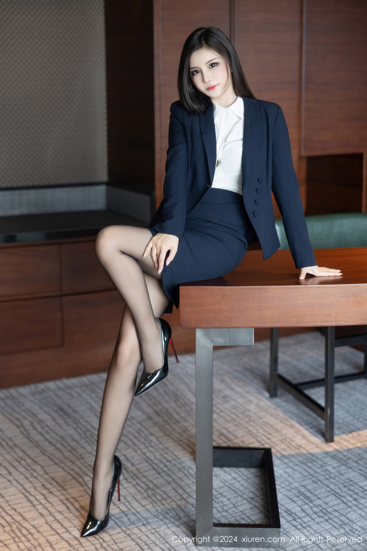 [XiuRen]高清写真图 2024.08.26 No.9065 小蛮妖Yummy 黑丝美腿
