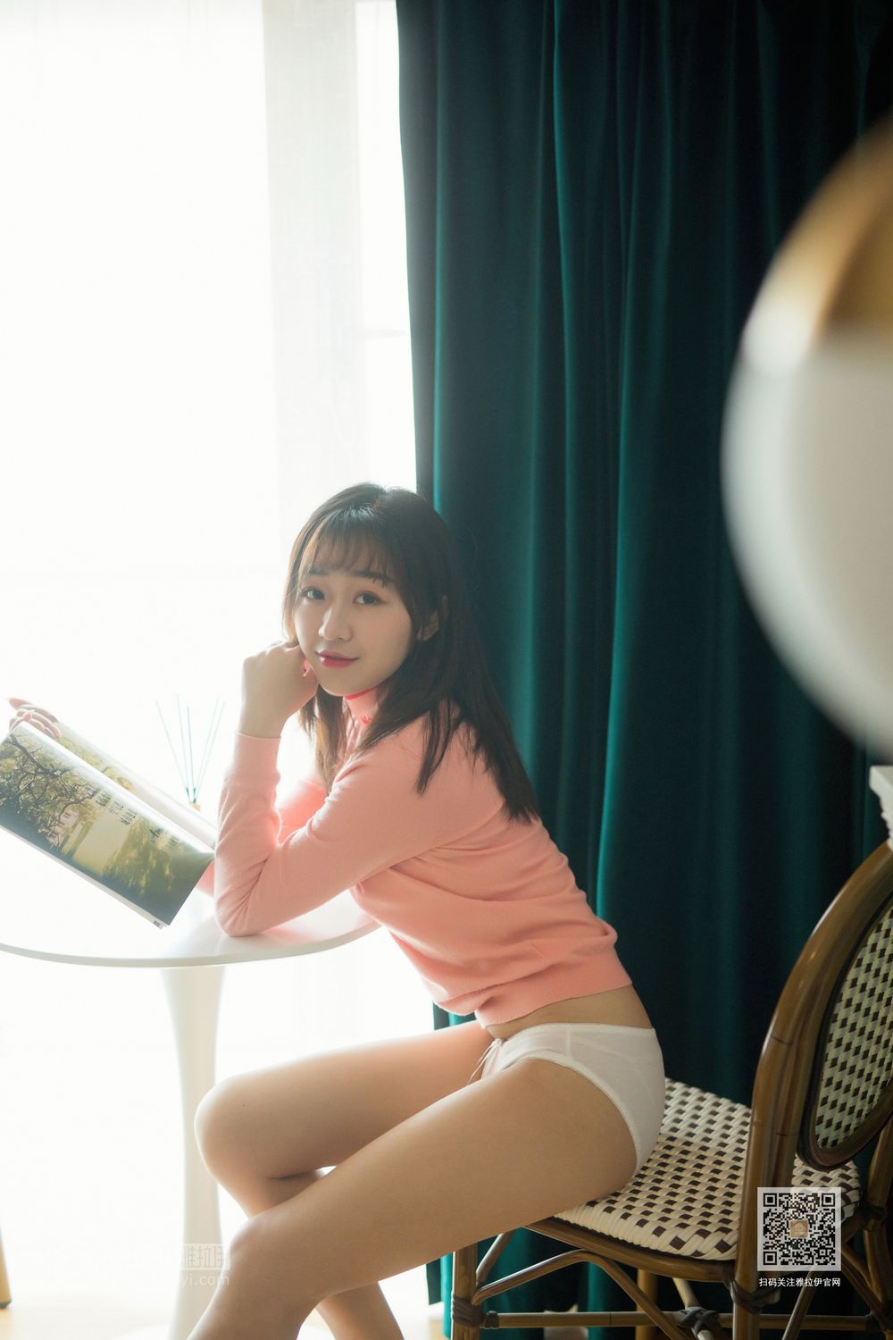 [YALAYI雅拉伊]高清写真图 2020.02.01 Vol.531 穿毛衣好热 小颖