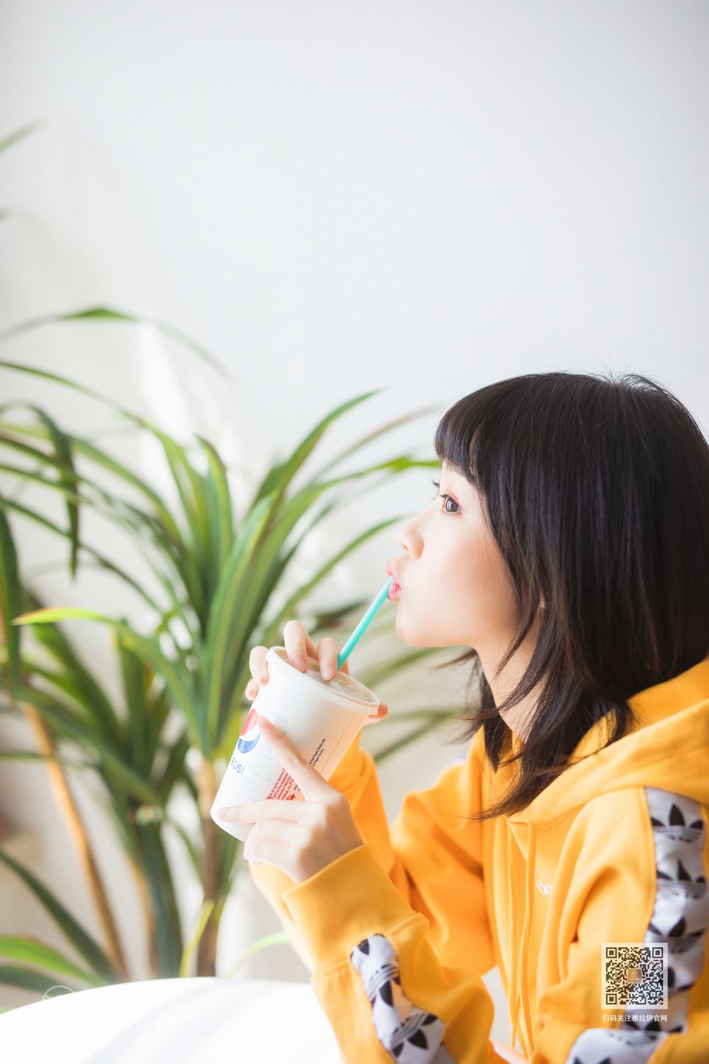 [YALAYI雅拉伊]高清写真图 2019.01.22 Vol.526 缤纷时光 粉粉