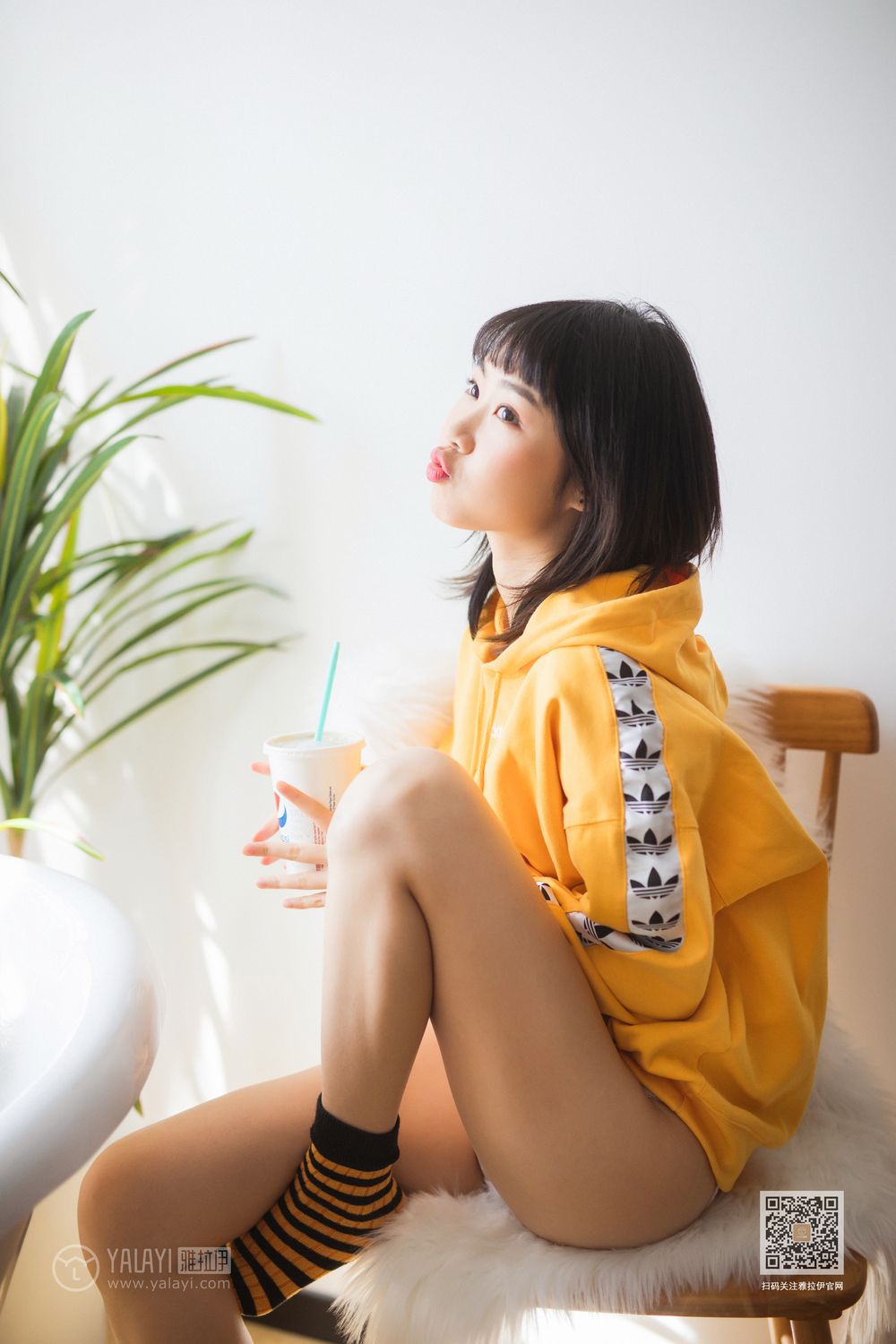 [YALAYI雅拉伊]高清写真图 2019.01.22 Vol.526 缤纷时光 粉粉