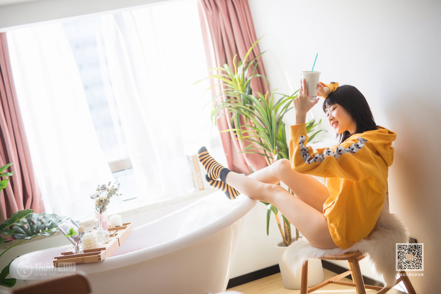 [YALAYI雅拉伊]高清写真图 2019.01.22 Vol.526 缤纷时光 粉粉