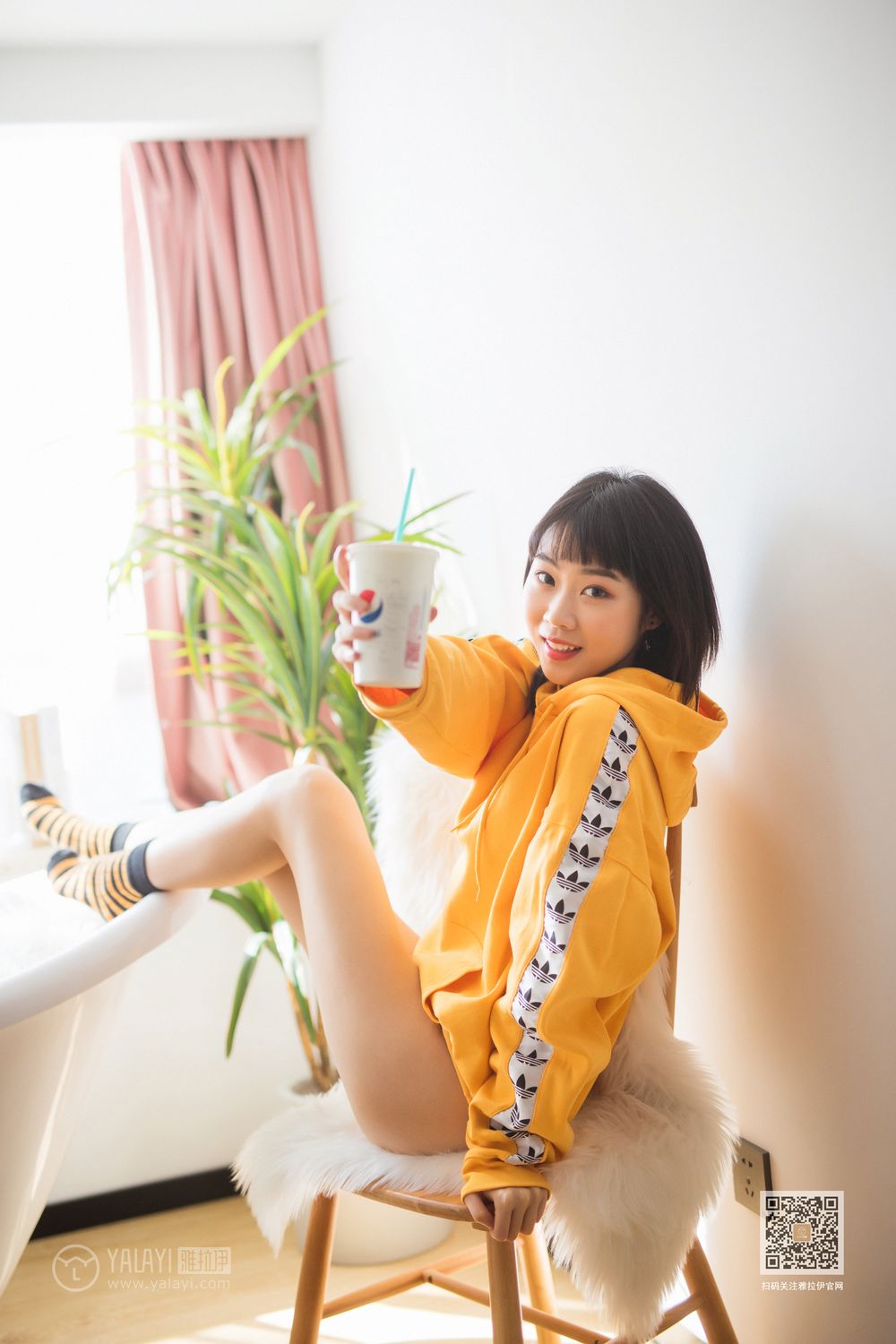 [YALAYI雅拉伊]高清写真图 2019.01.22 Vol.526 缤纷时光 粉粉