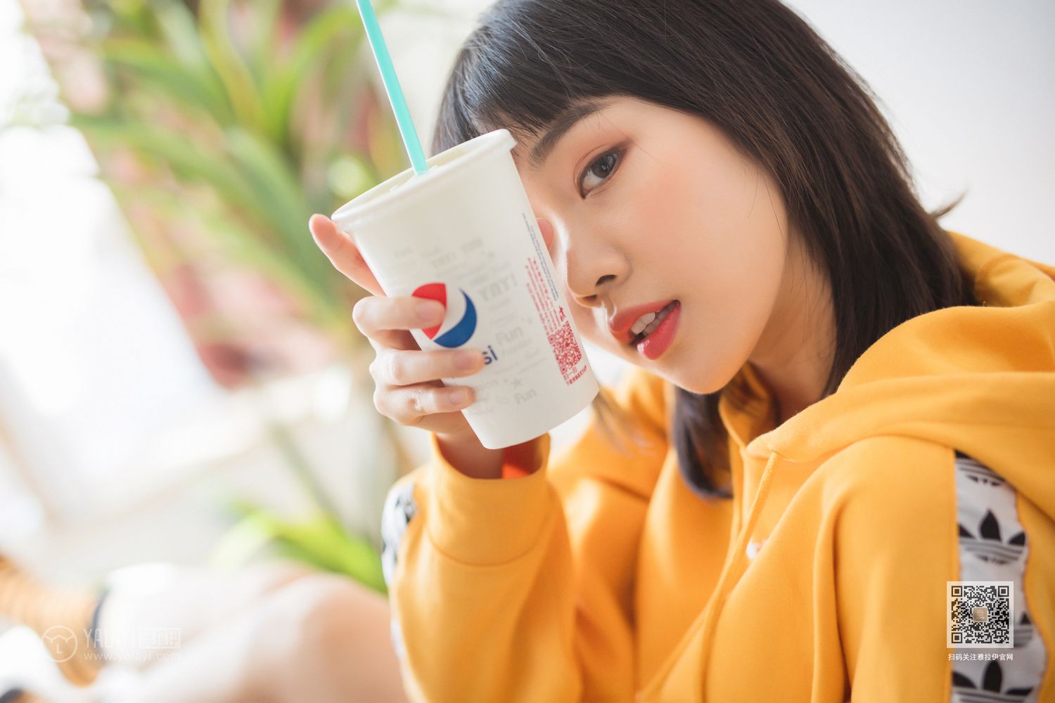 [YALAYI雅拉伊]高清写真图 2019.01.22 Vol.526 缤纷时光 粉粉
