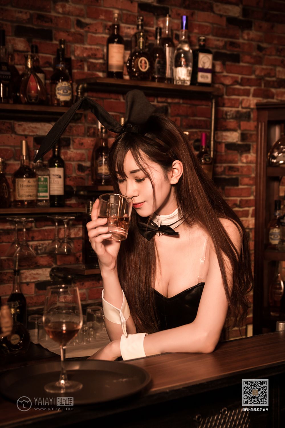 [YALAYI雅拉伊]高清写真图 2020.02.03 Vol.533 酒吧兔女郎 陈若冰