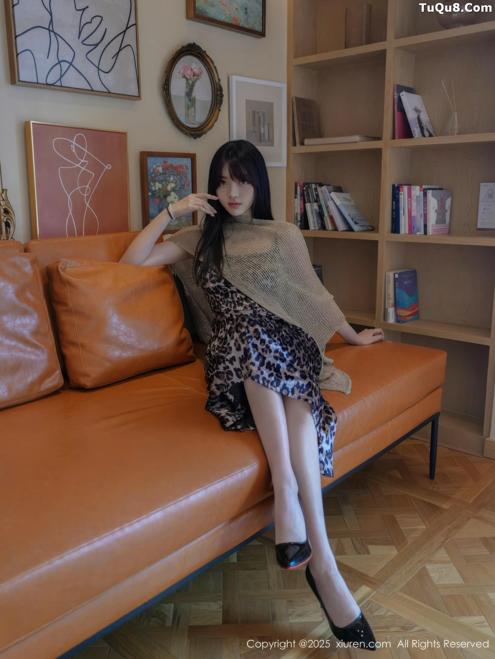 [XiuRen]高清写真图 2025.08.27 No.10698 白露lulu 黑白色比基尼