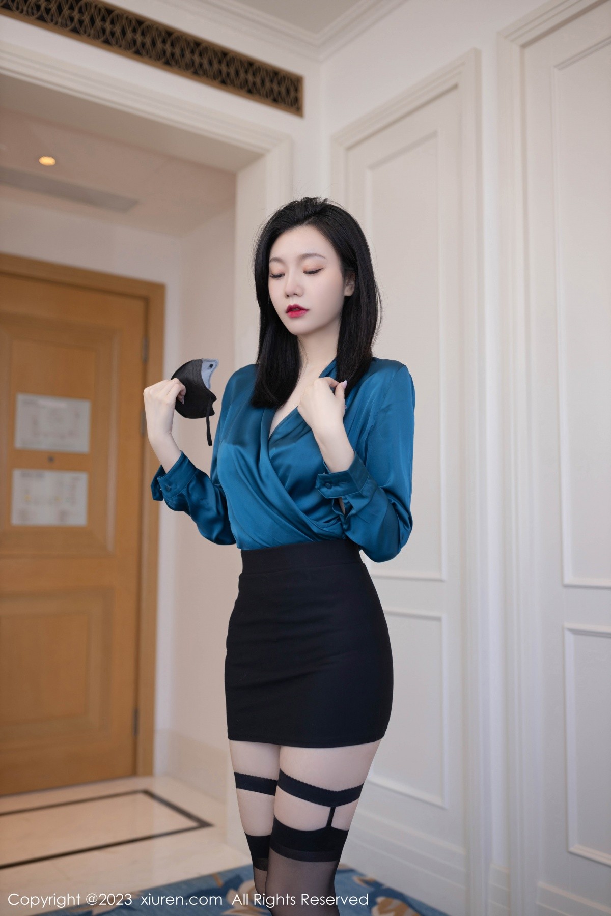 [XiuRen]高清写真图 2023.03.14 No.6413 安然anran 黑丝美腿