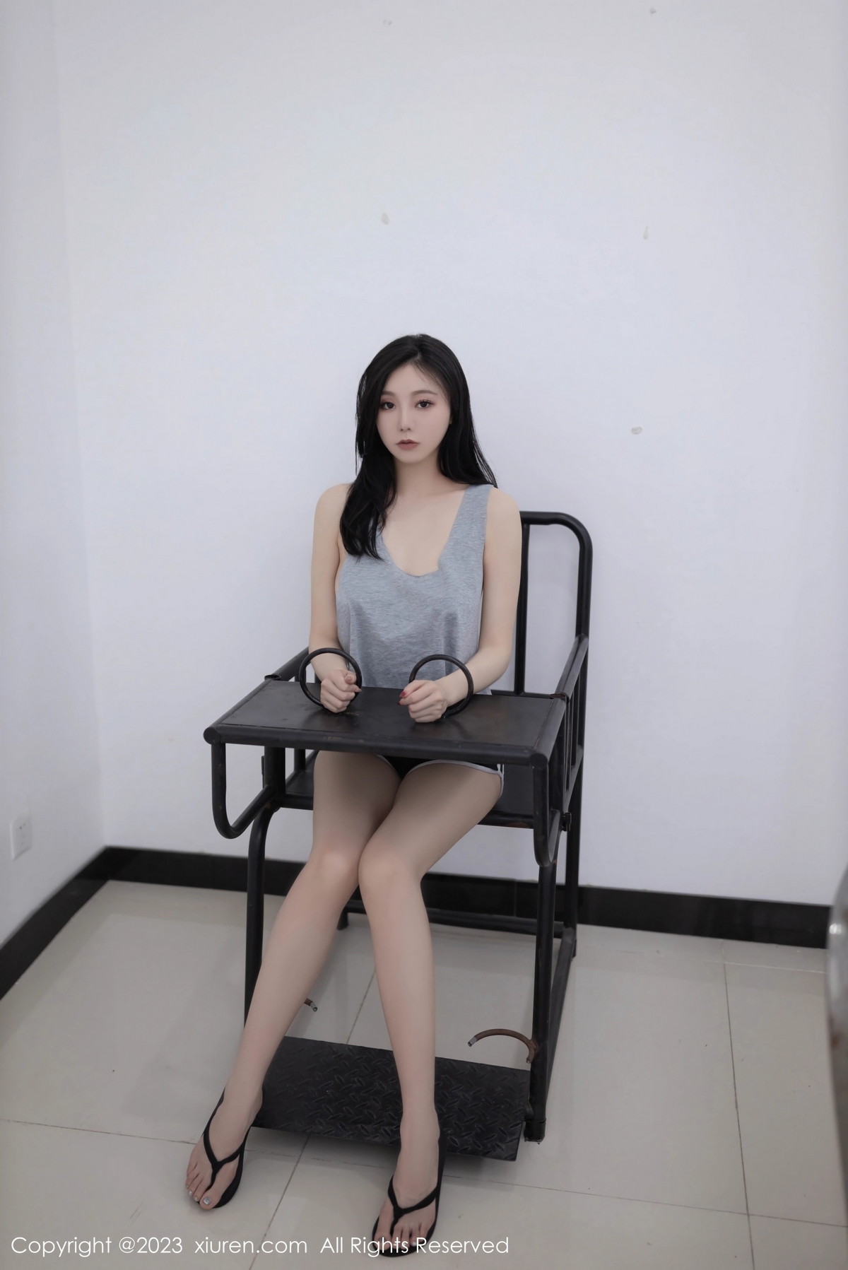 [XiuRen]高清写真图 2023.08.01 No.7170 安然anran 妩媚美腿