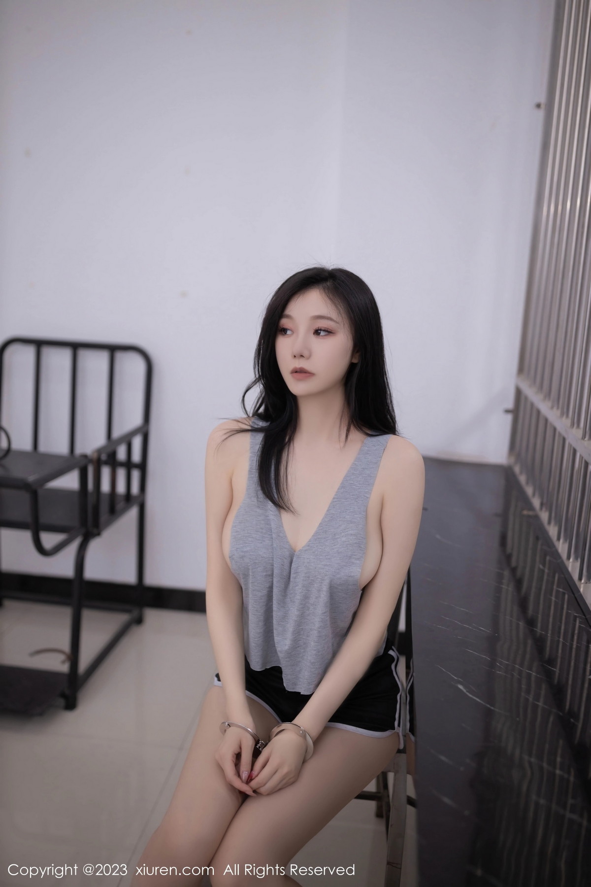 [XiuRen]高清写真图 2023.08.01 No.7170 安然anran 妩媚美腿