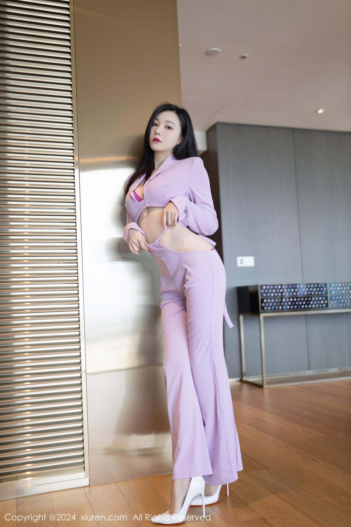 [XiuRen]高清写真图 2024.01.23 No.8006 安然anran OL美腿