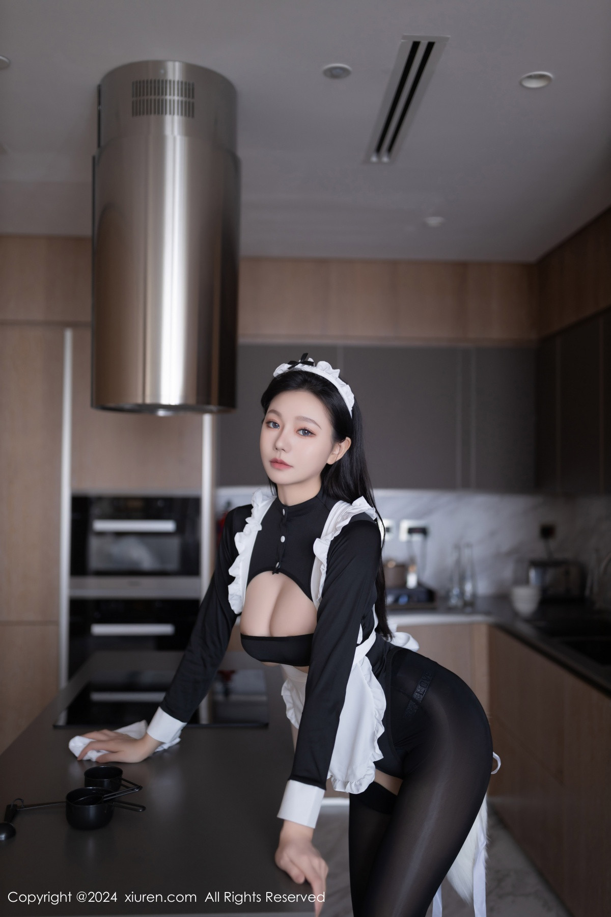 [XiuRen]高清写真图 2024.06.18 No.8720 安然anran 黑丝美腿