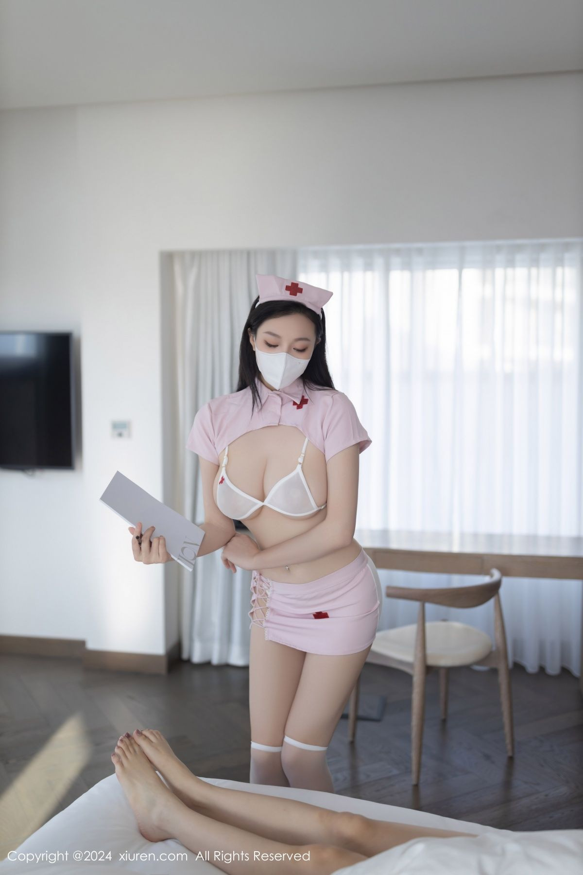 [XiuRen]高清写真图 2024.08.27 No.9075 安然anran 丝袜美腿