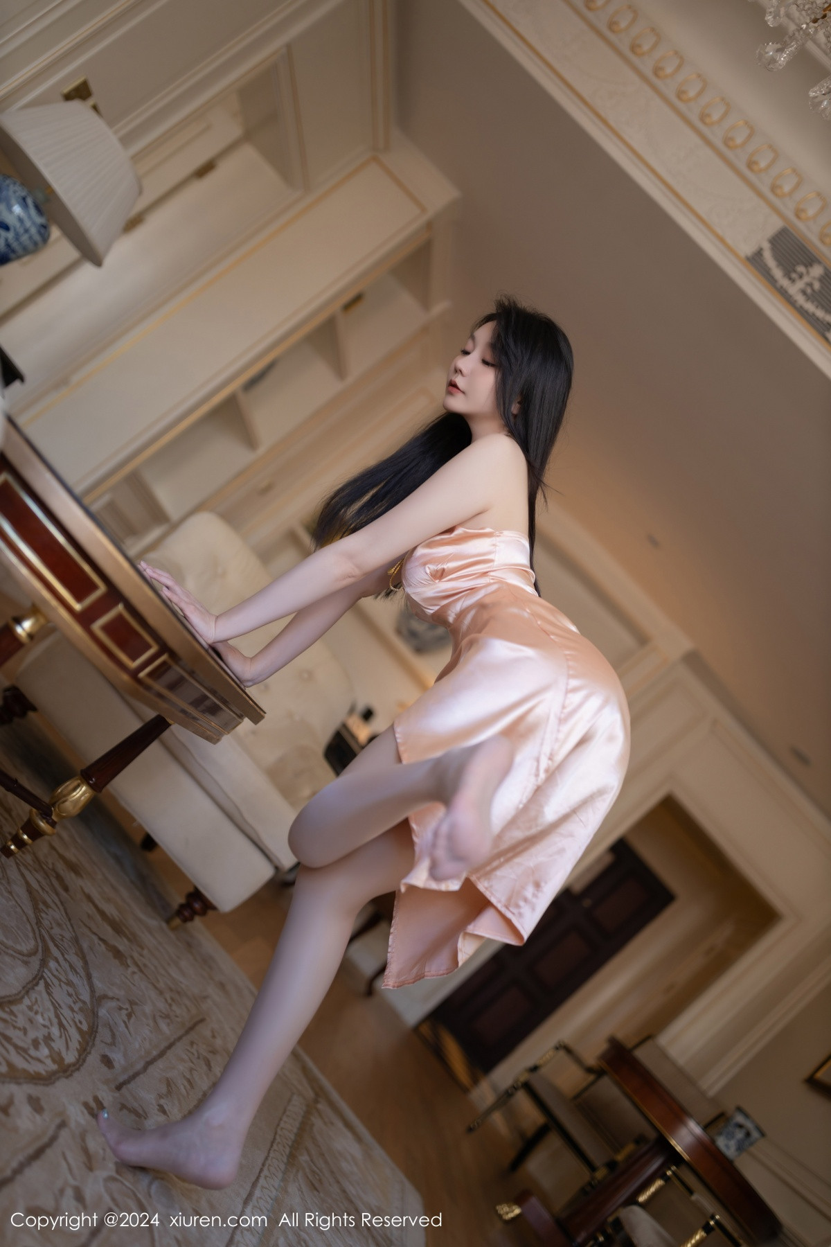 [XiuRen]高清写真图 2024.09.27 No.9223 安然anran 丝袜美腿