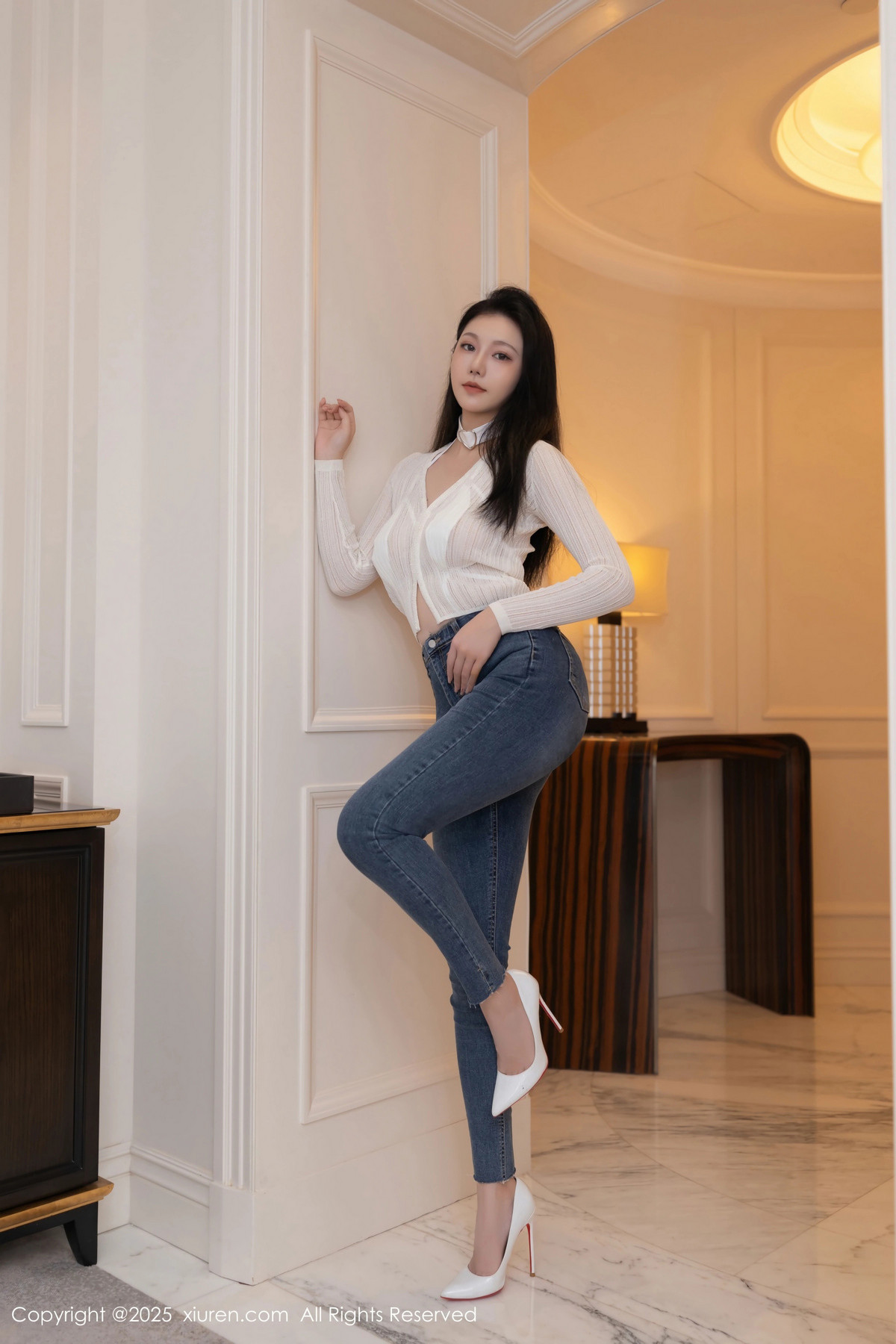 [XiuRen]高清写真图 2025.02.18 No.9900 安然anran 丝袜美腿