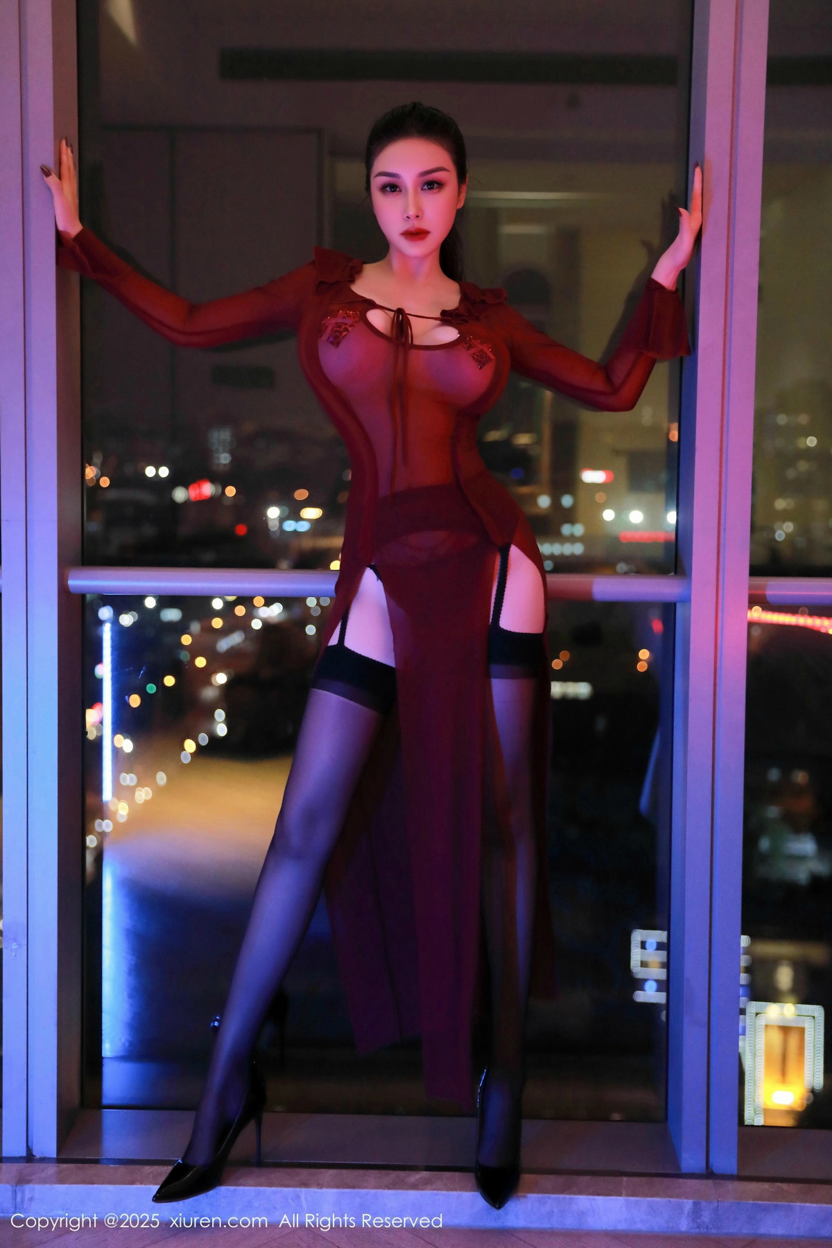 [XiuRen]高清写真图 2025.03.06 No.9973 田冰冰 黑丝美腿