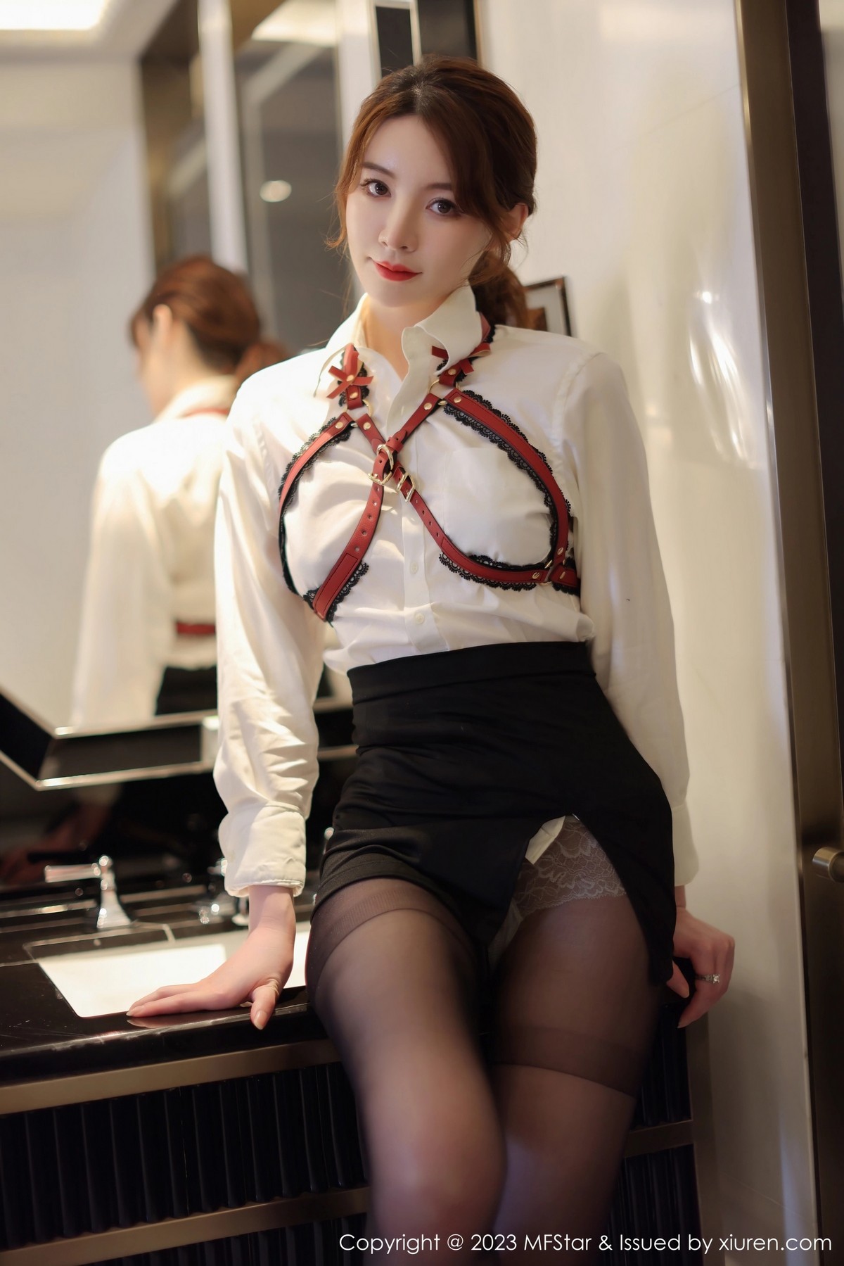 [MFStar]高清写真图 2023.05.04 VOL.615 yoo优优 黑丝美臀