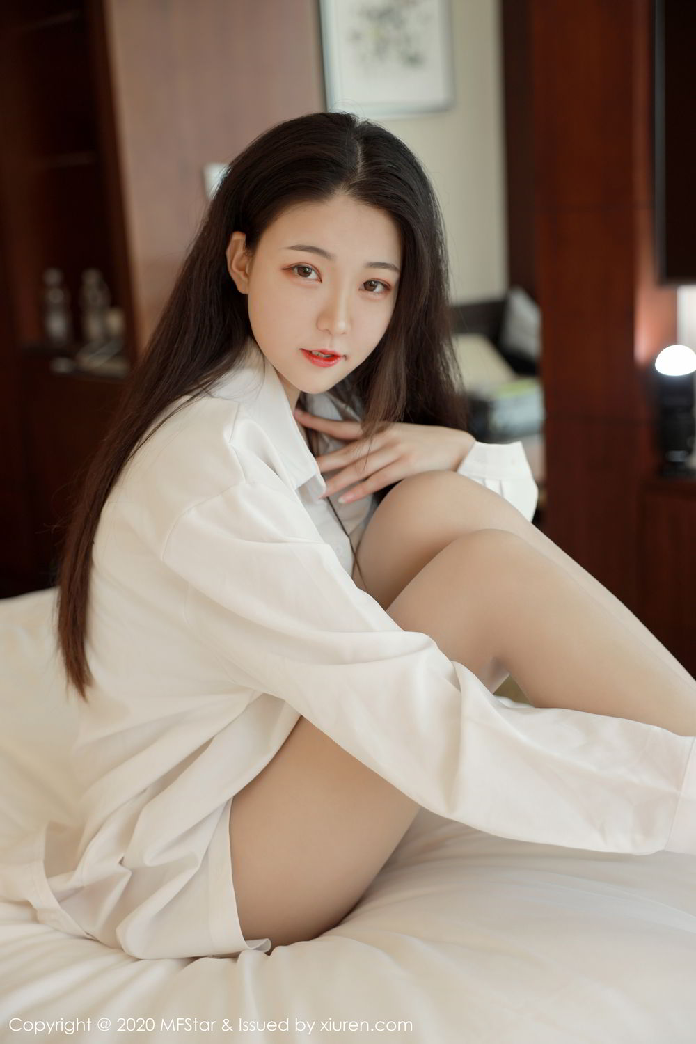 [MFStar]高清写真图 2020.05.04 VOL.321 Laura张小妮