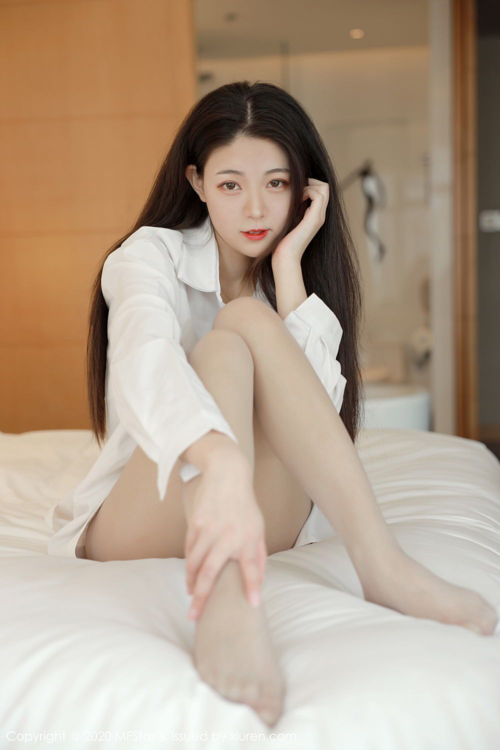 [MFStar]高清写真图 2020.05.04 VOL.321 Laura张小妮